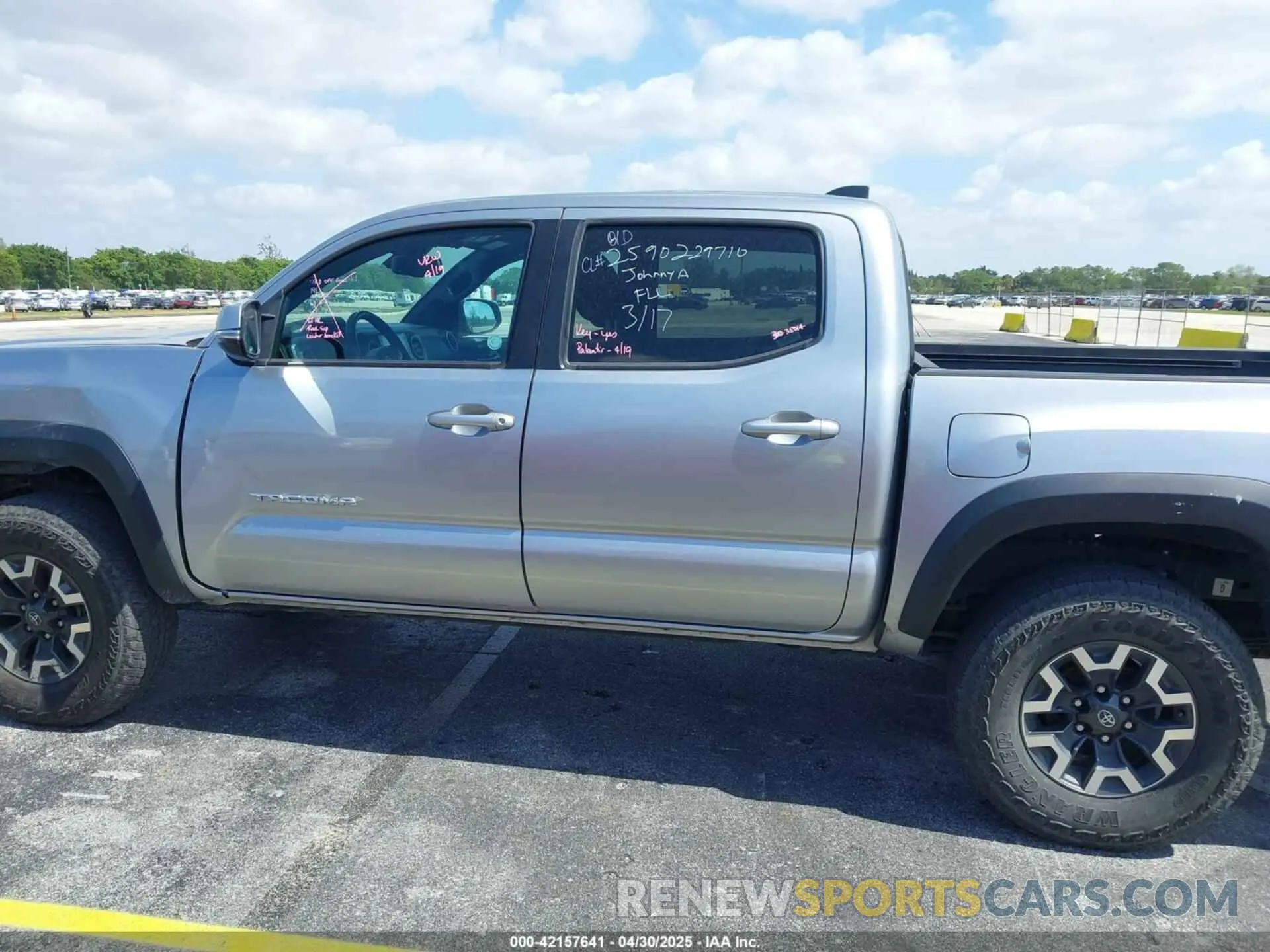 15 Photograph of a damaged car 3TMCZ5AN0PM627654 TOYOTA TACOMA 2023
