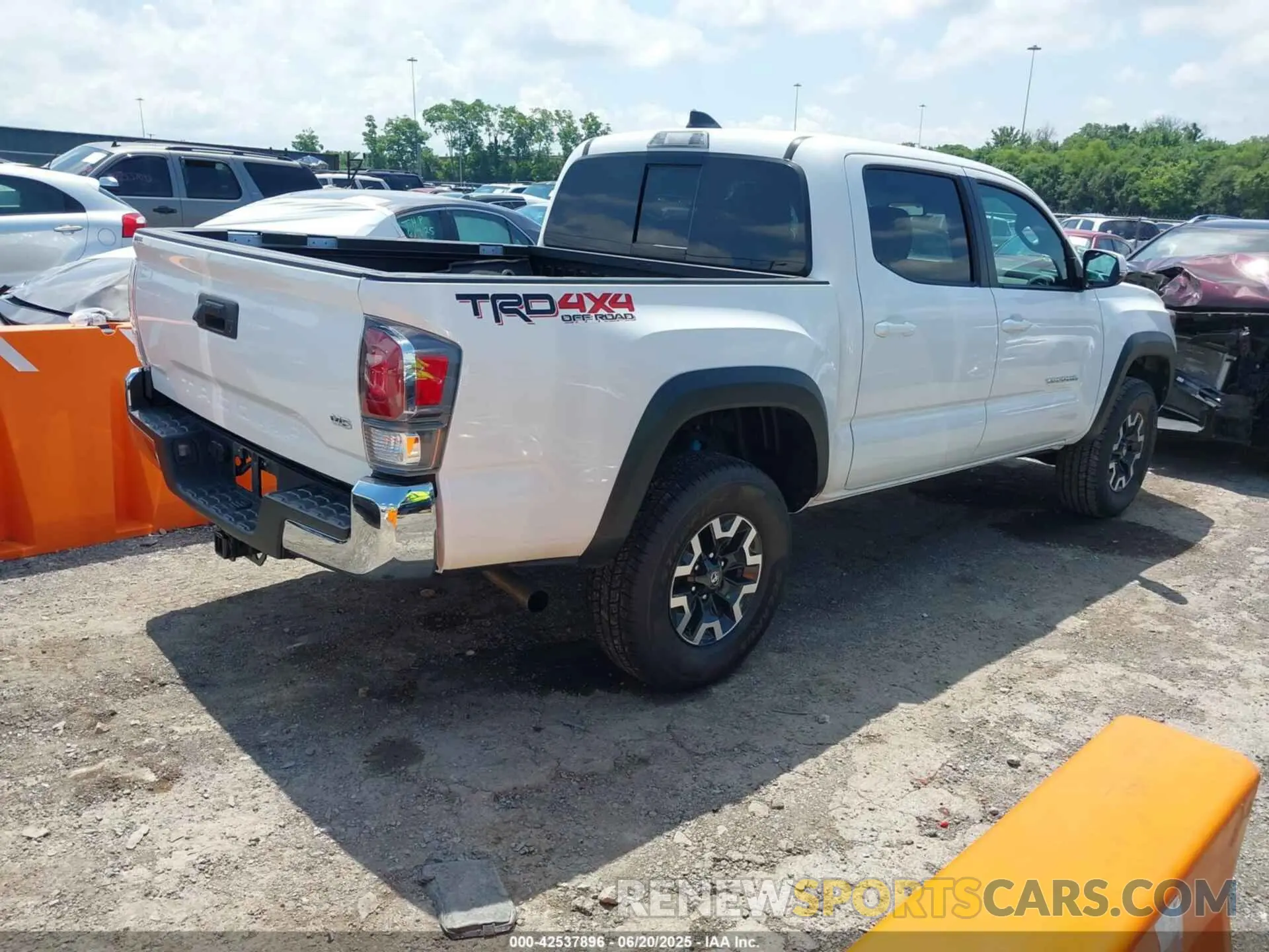 4 Photograph of a damaged car 3TMCZ5AN1PM655009 TOYOTA TACOMA 2023