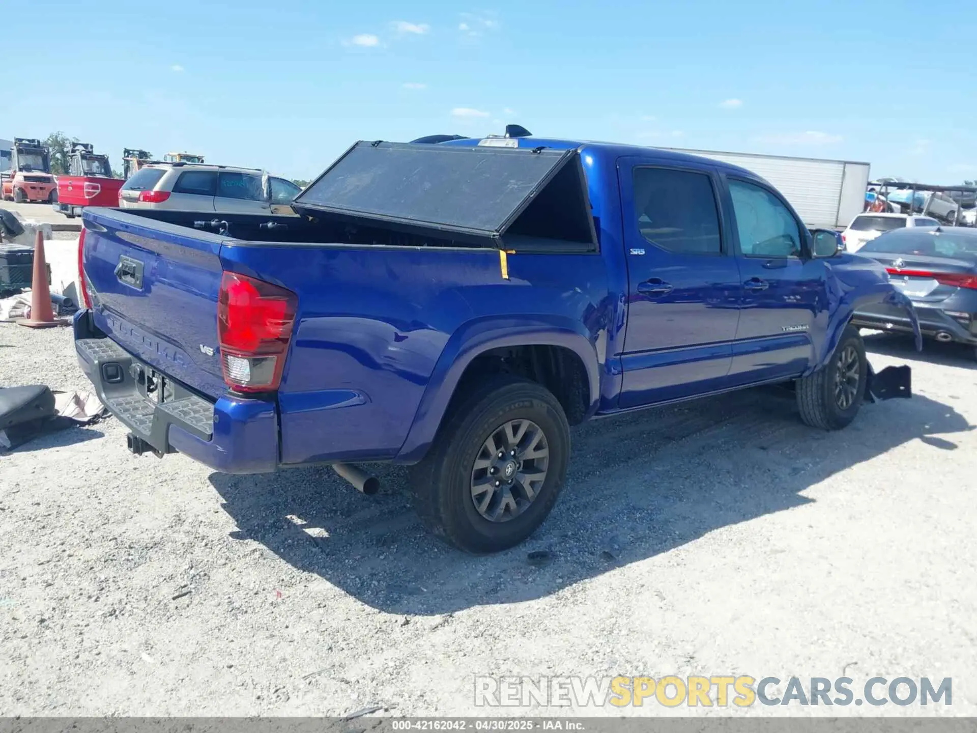 4 Photograph of a damaged car 3TMCZ5AN4PM573372 TOYOTA TACOMA 2023