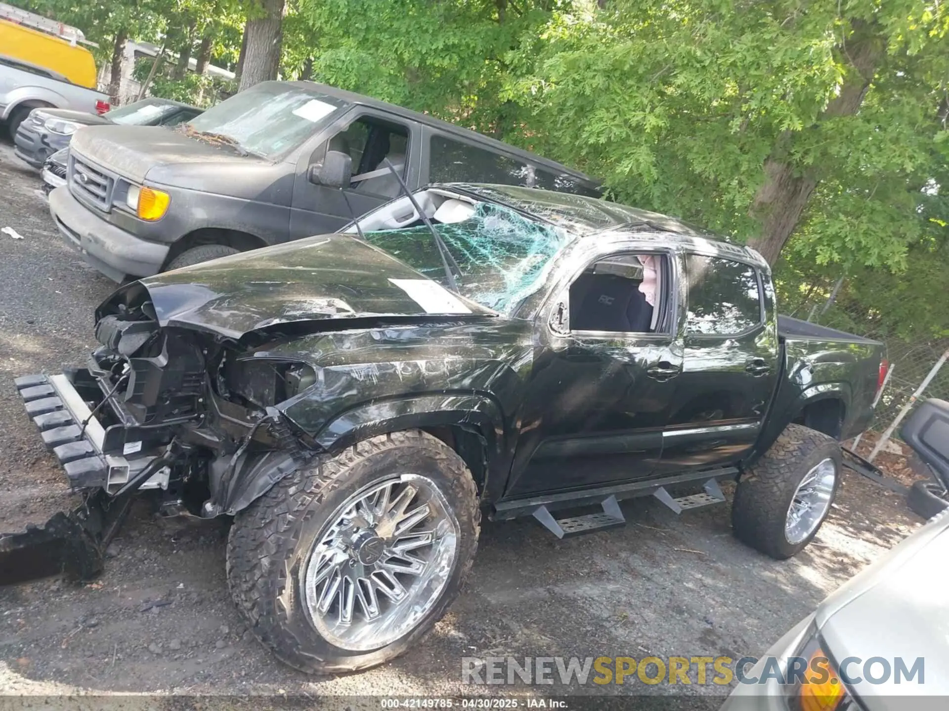 14 Photograph of a damaged car 3TMCZ5AN4PM622117 TOYOTA TACOMA 2023
