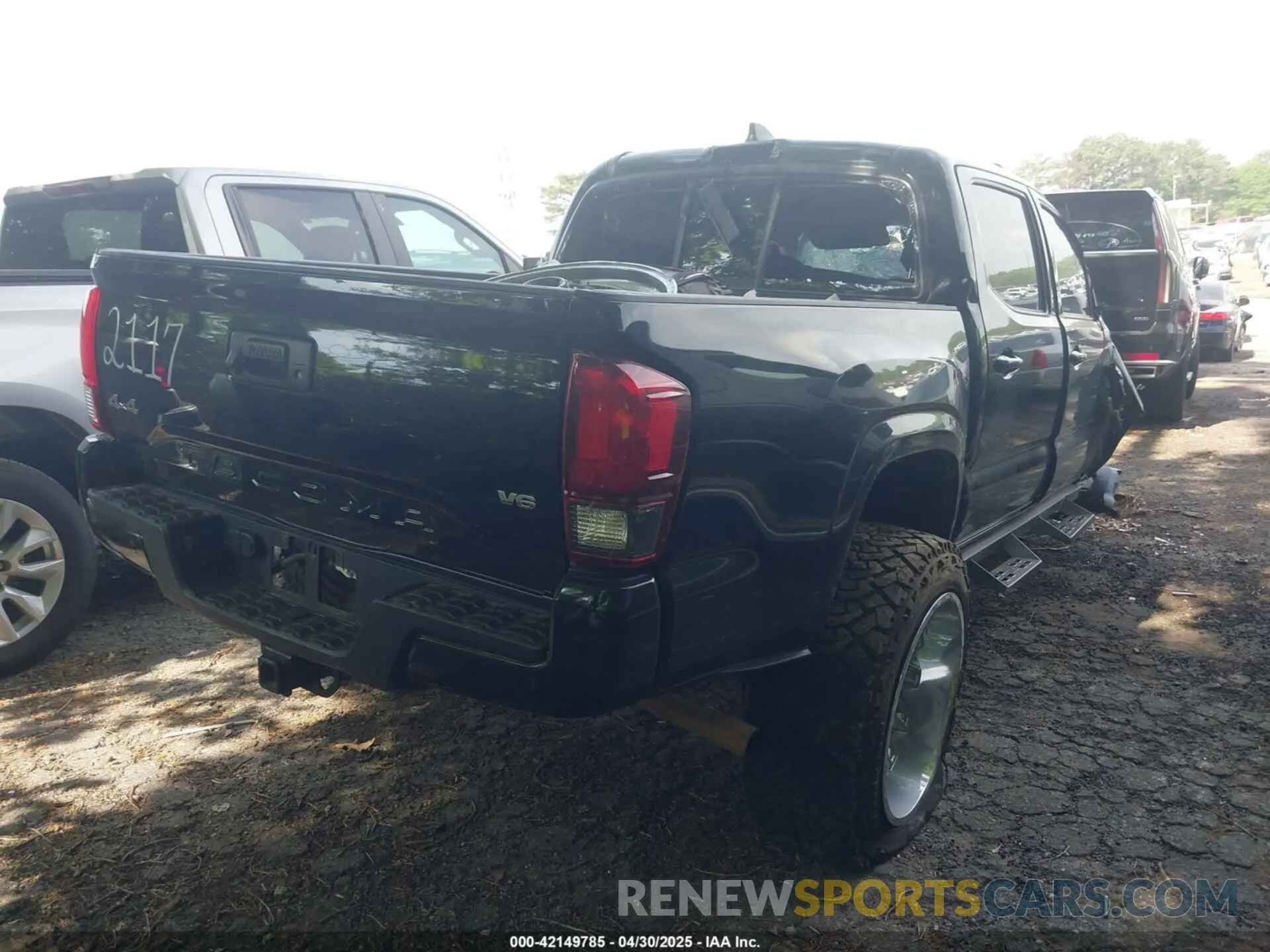 4 Photograph of a damaged car 3TMCZ5AN4PM622117 TOYOTA TACOMA 2023