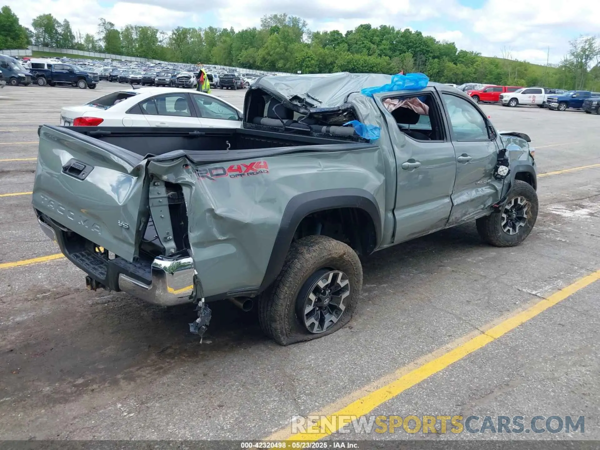 4 Photograph of a damaged car 3TMCZ5AN5PM541627 TOYOTA TACOMA 2023