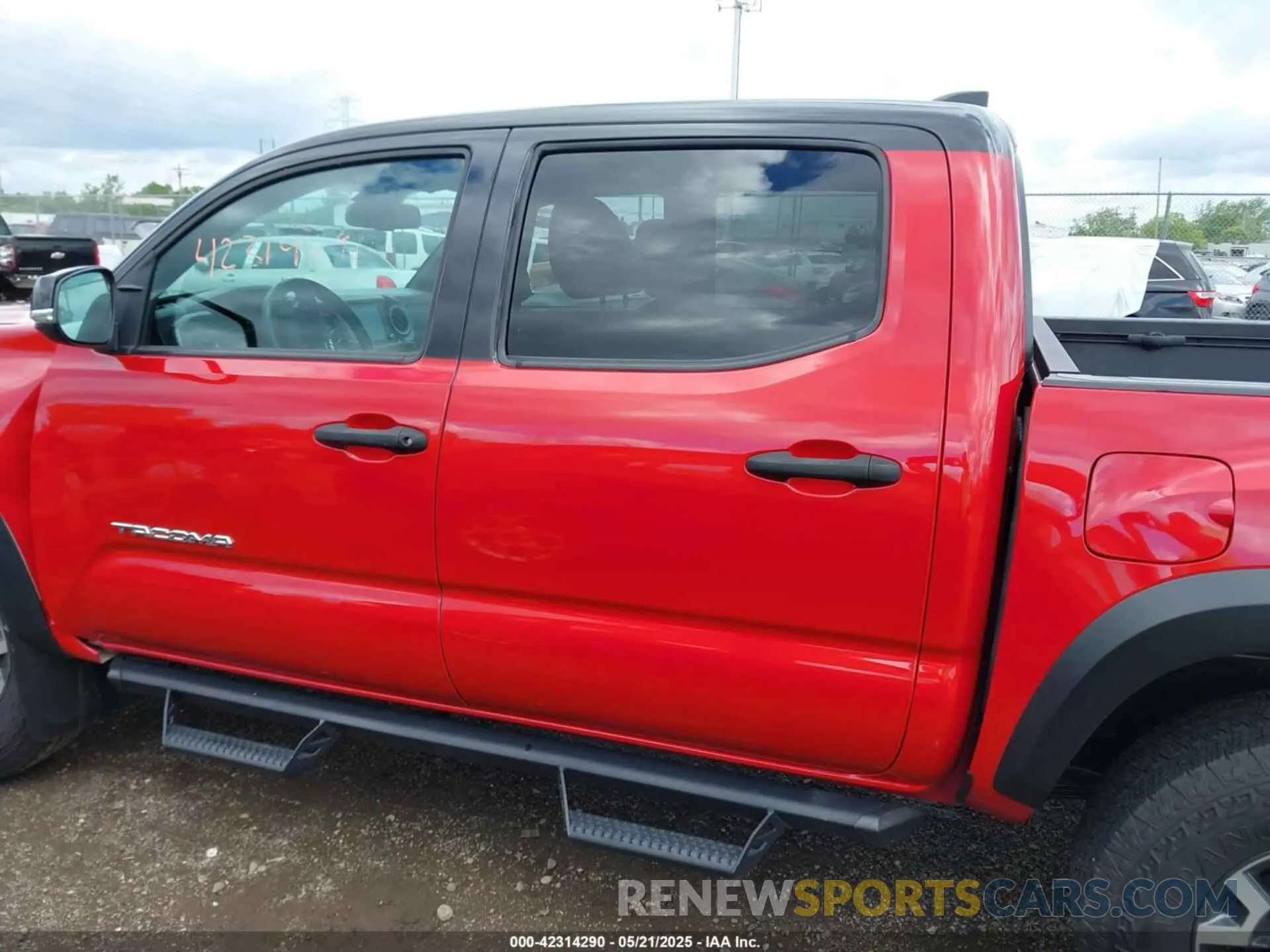 15 Photograph of a damaged car 3TMCZ5AN6PM596605 TOYOTA TACOMA 2023