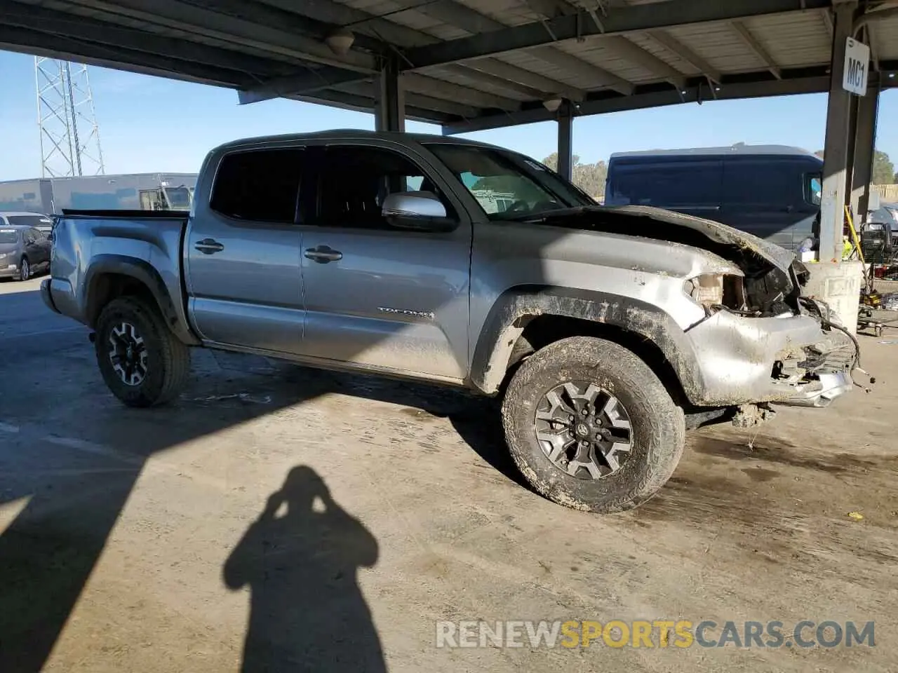4 Photograph of a damaged car 3TMCZ5AN6PM612625 TOYOTA TACOMA 2023