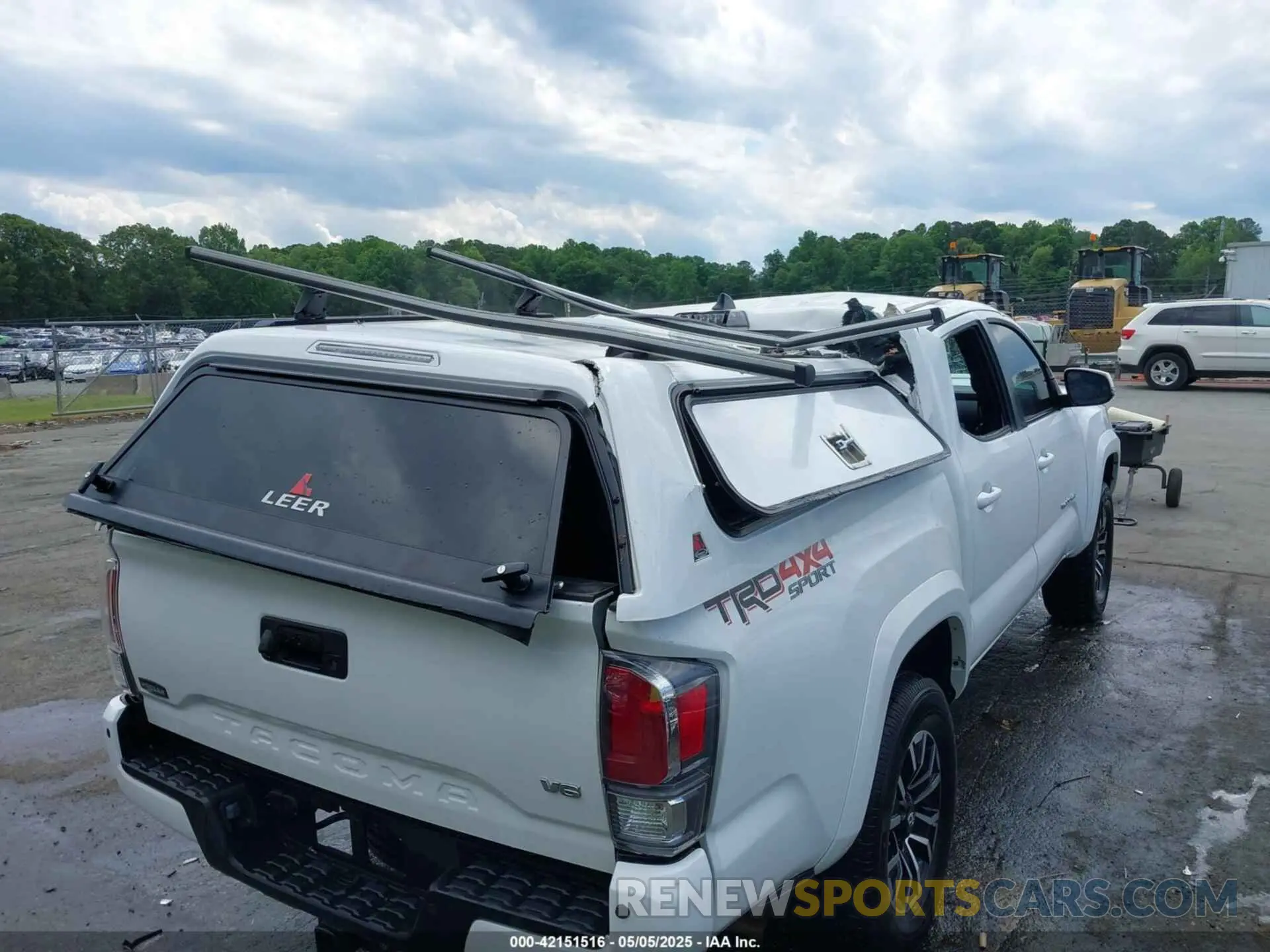 18 Photograph of a damaged car 3TMCZ5AN8PM629765 TOYOTA TACOMA 2023