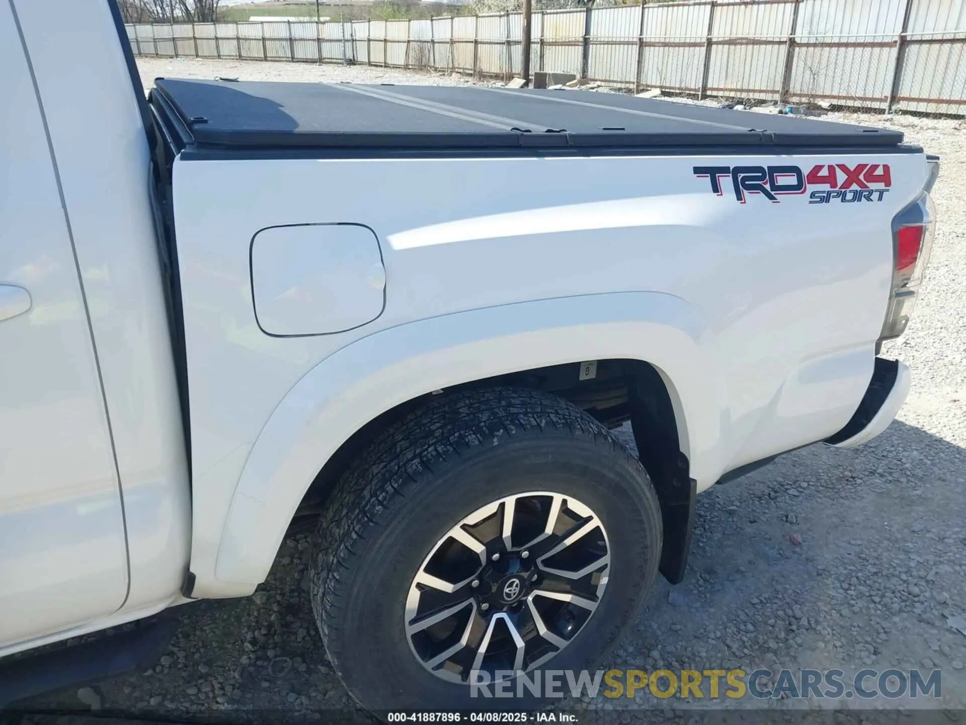 18 Photograph of a damaged car 3TMCZ5AN8PM647523 TOYOTA TACOMA 2023