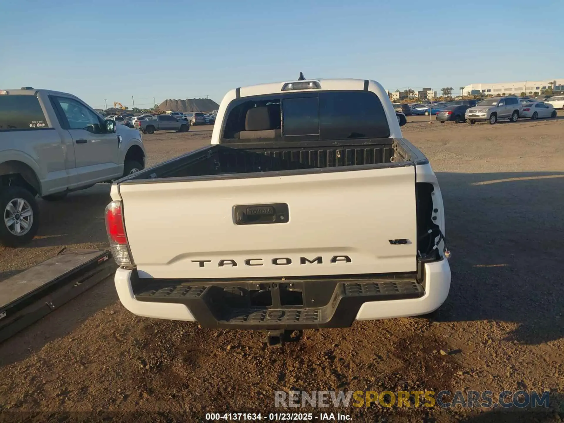 17 Photograph of a damaged car 3TMCZ5AN8PM647845 TOYOTA TACOMA 2023