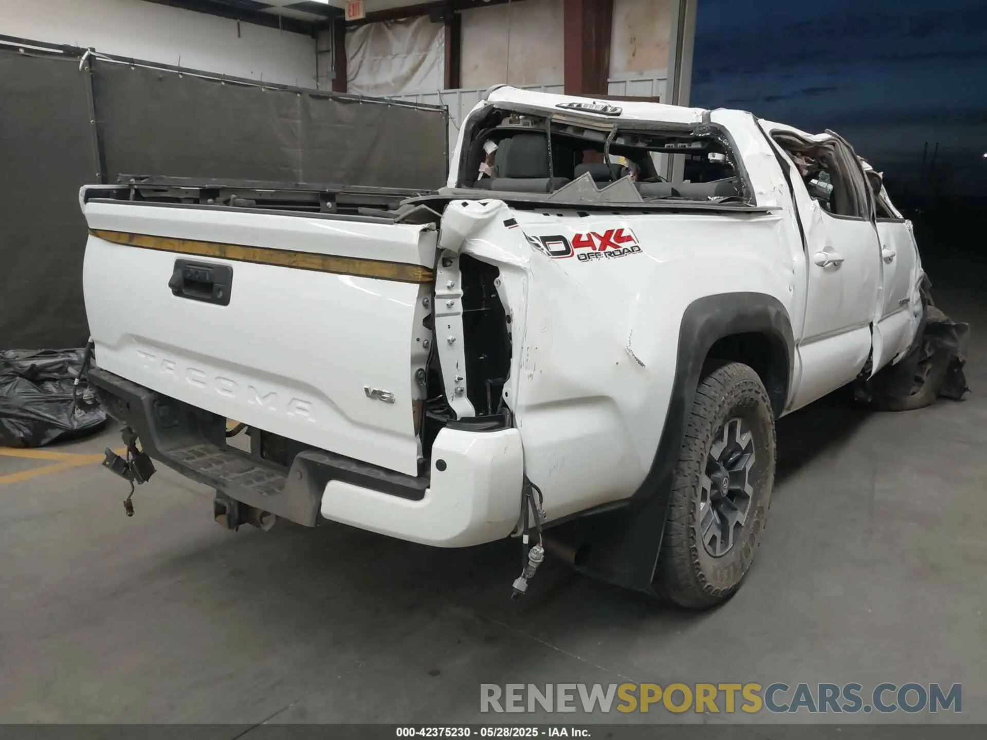4 Photograph of a damaged car 3TMCZ5ANXPM652495 TOYOTA TACOMA 2023