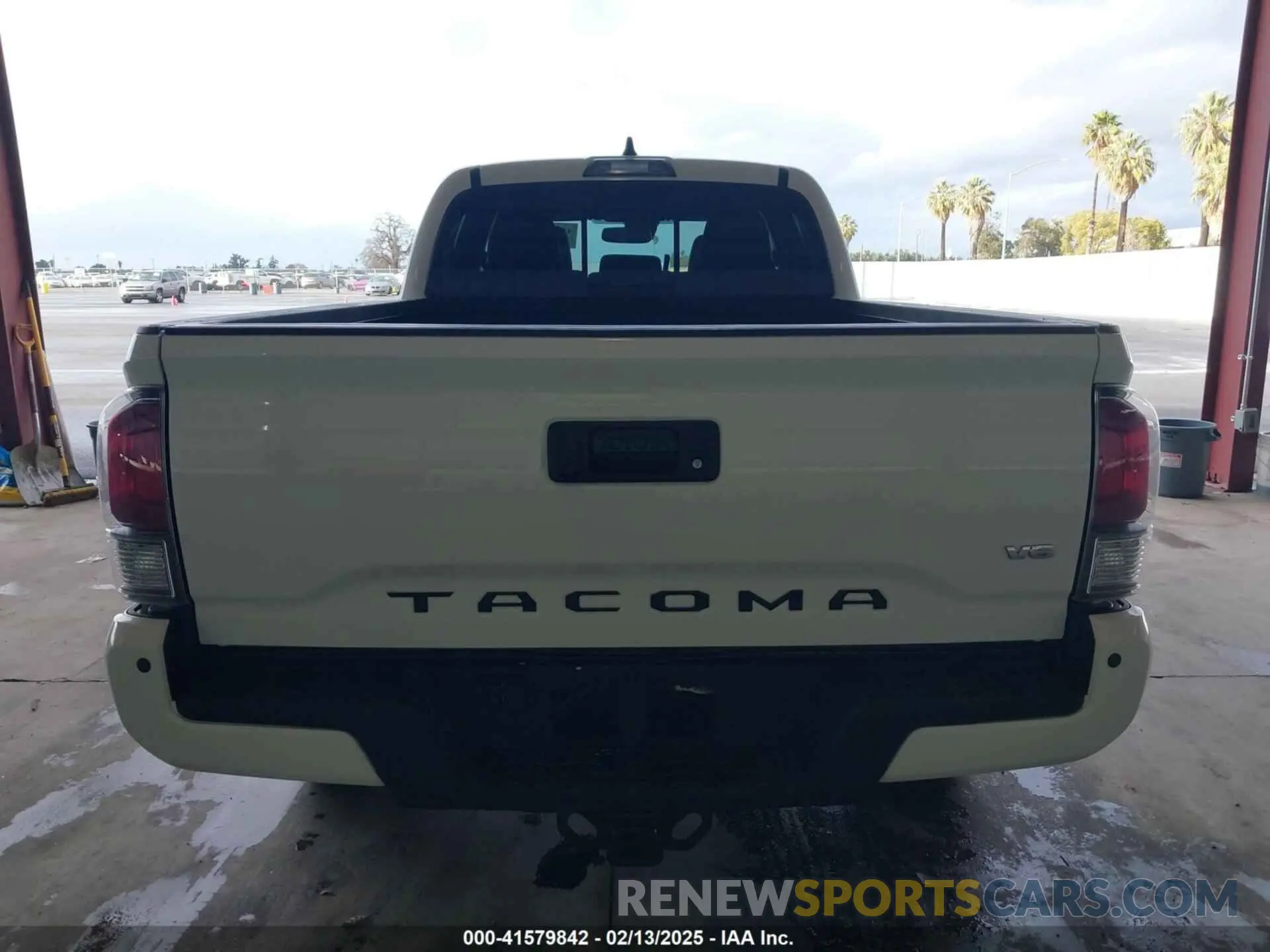 17 Photograph of a damaged car 3TMDZ5BN2PM157338 TOYOTA TACOMA 2023