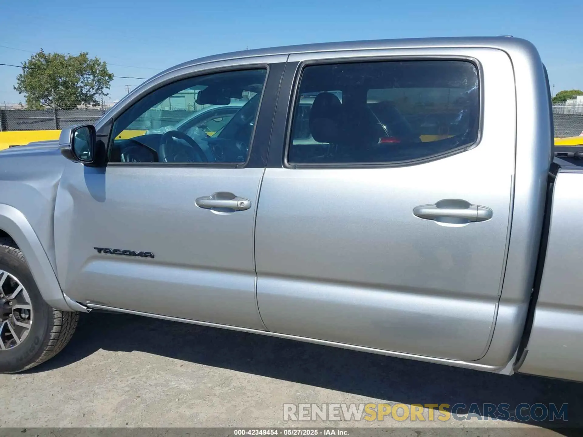 15 Photograph of a damaged car 3TMDZ5BN4PM157549 TOYOTA TACOMA 2023