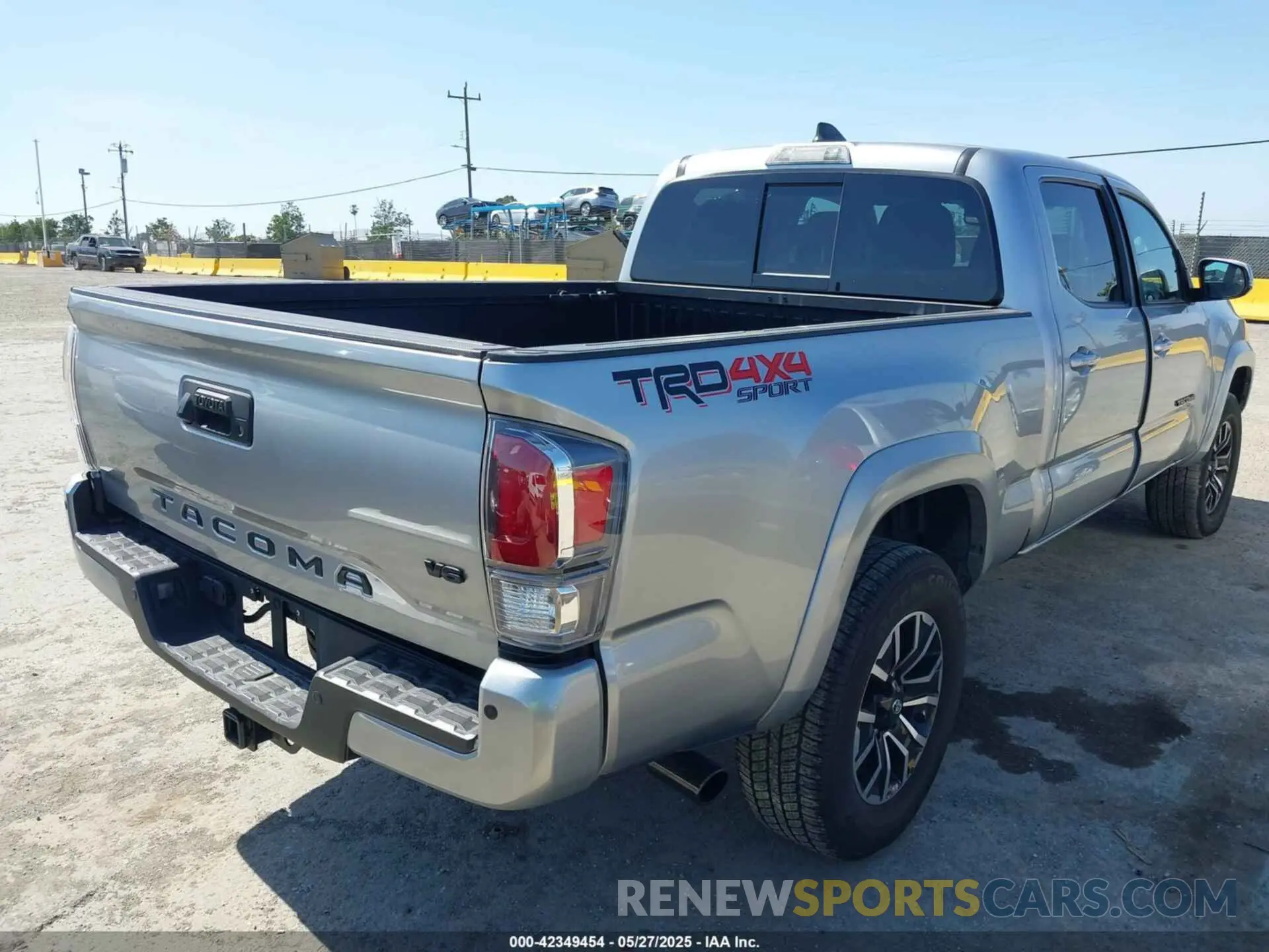 4 Photograph of a damaged car 3TMDZ5BN4PM157549 TOYOTA TACOMA 2023