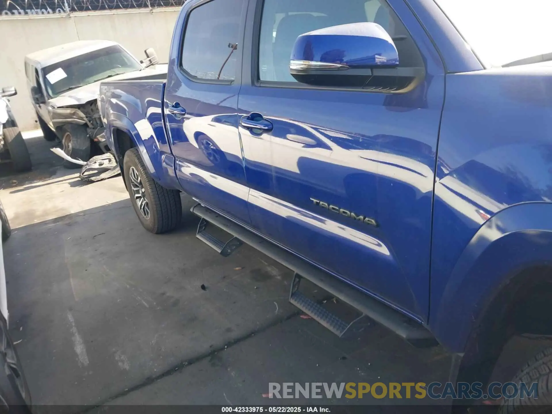 13 Photograph of a damaged car 3TMDZ5BN5PM166177 TOYOTA TACOMA 2023