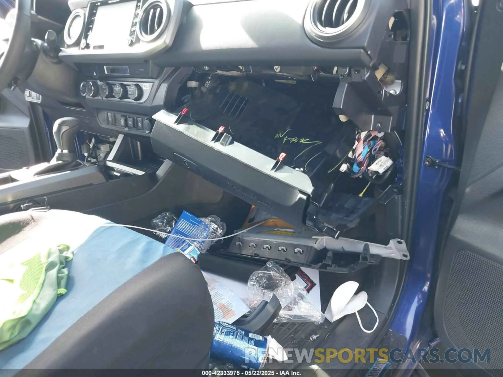 17 Photograph of a damaged car 3TMDZ5BN5PM166177 TOYOTA TACOMA 2023