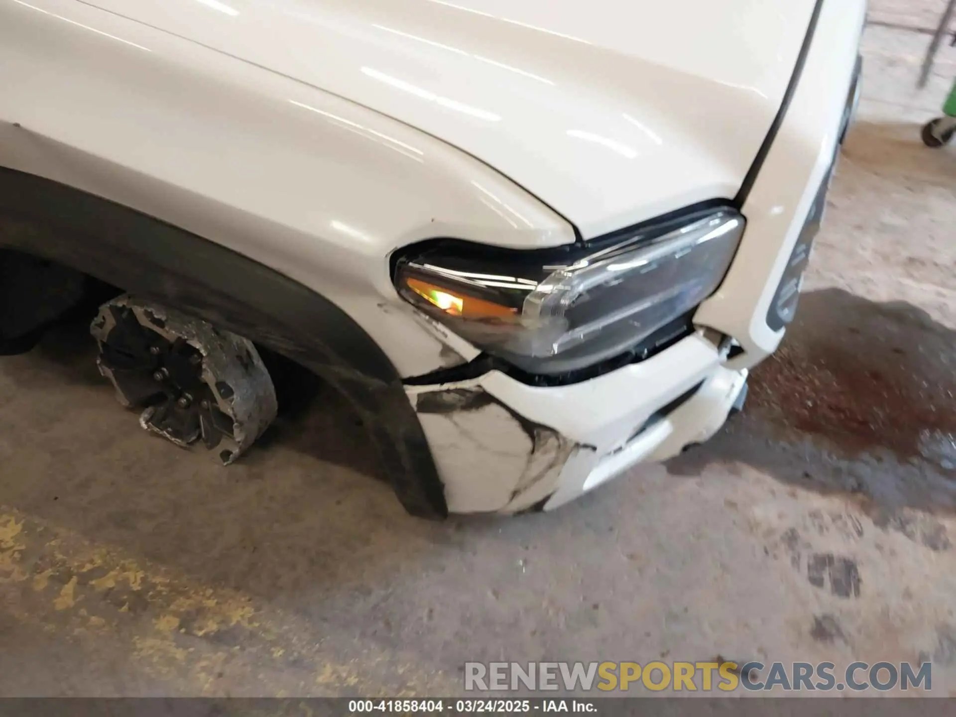 18 Photograph of a damaged car 3TMDZ5BN6PM155155 TOYOTA TACOMA 2023