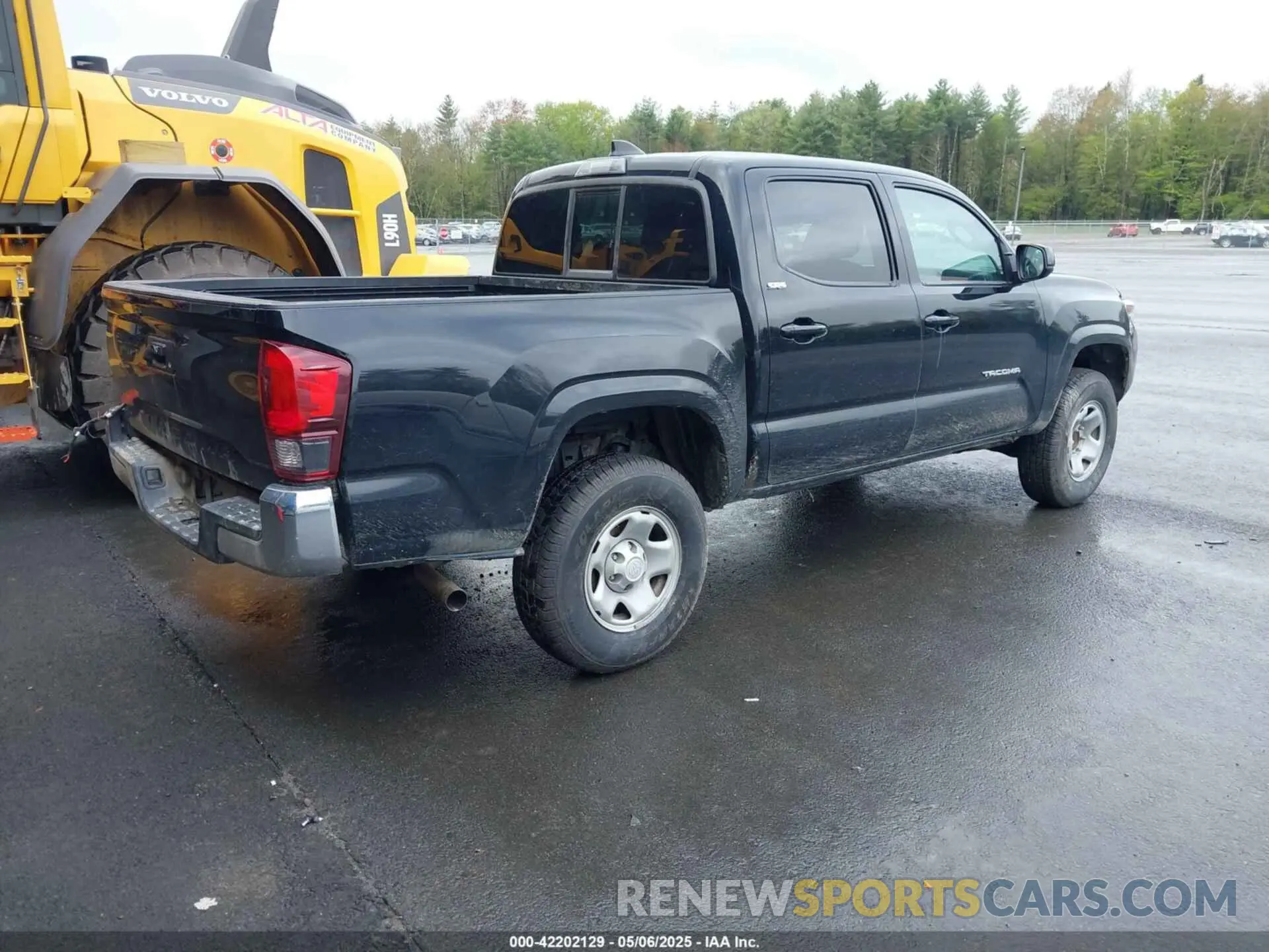 4 Photograph of a damaged car 3TYAX5GN6PT069611 TOYOTA TACOMA 2023