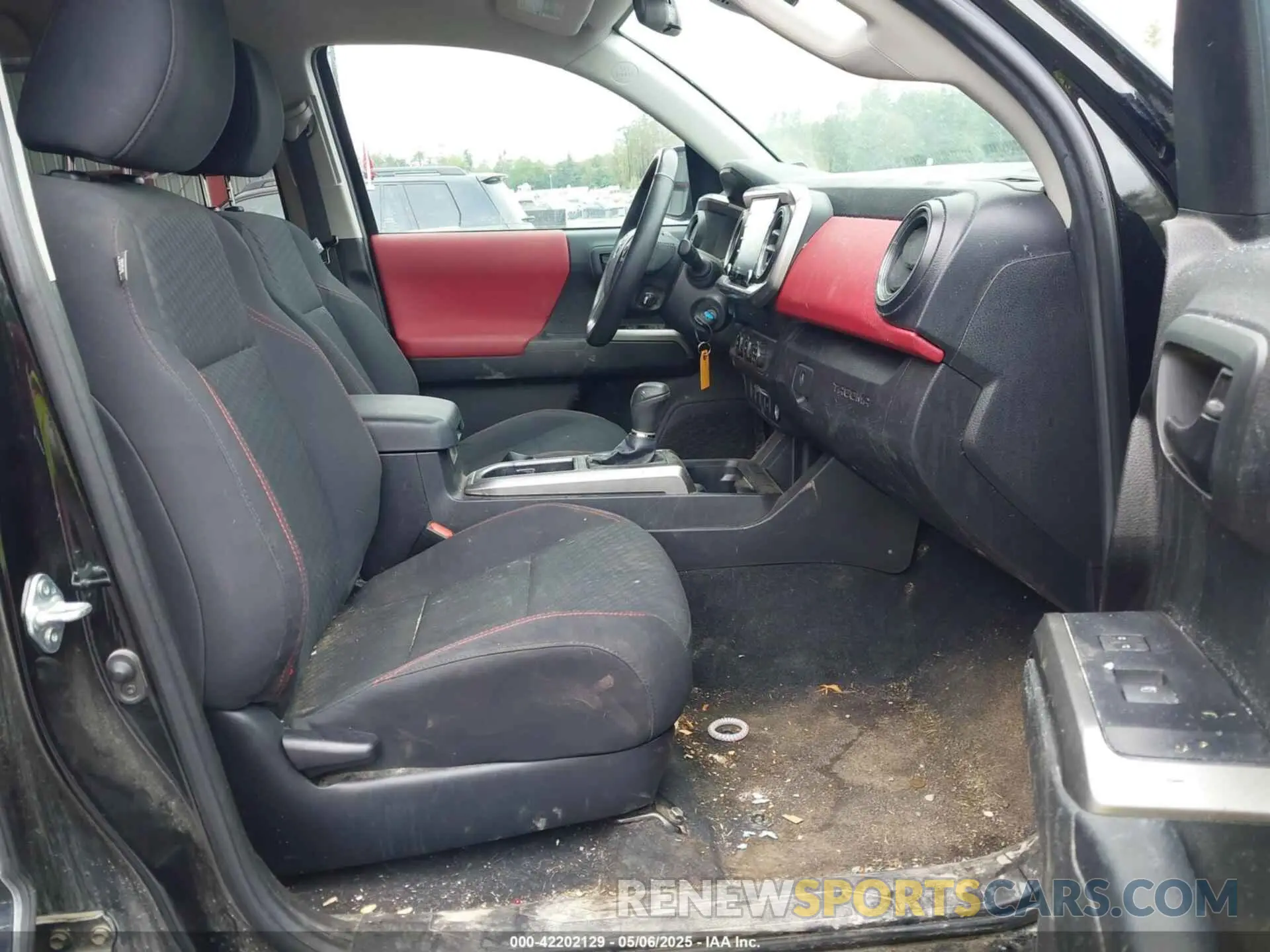 5 Photograph of a damaged car 3TYAX5GN6PT069611 TOYOTA TACOMA 2023