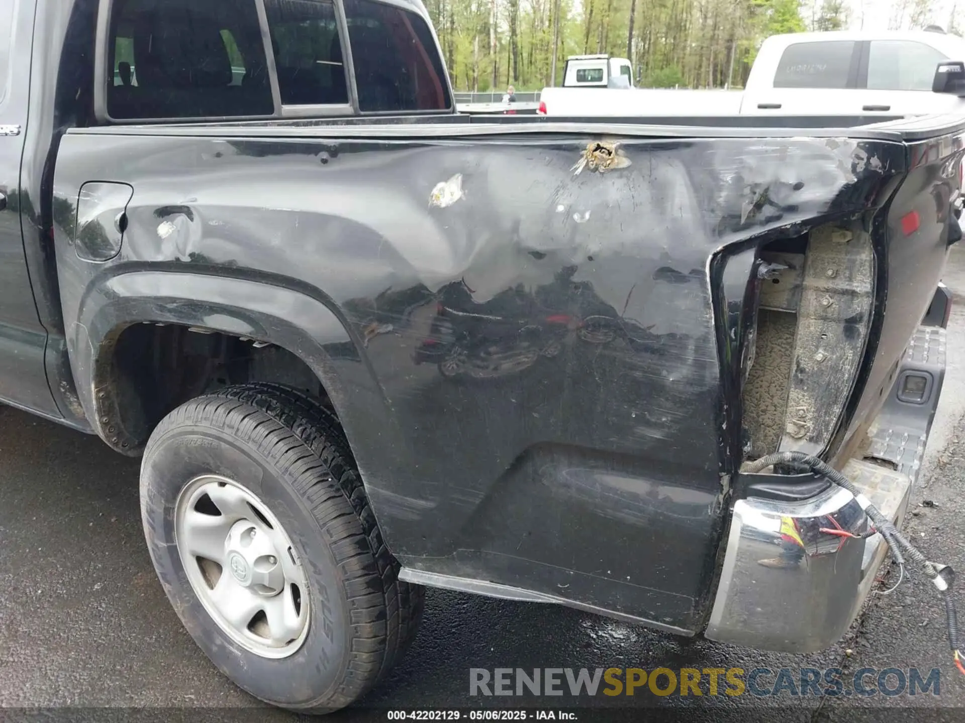 6 Photograph of a damaged car 3TYAX5GN6PT069611 TOYOTA TACOMA 2023