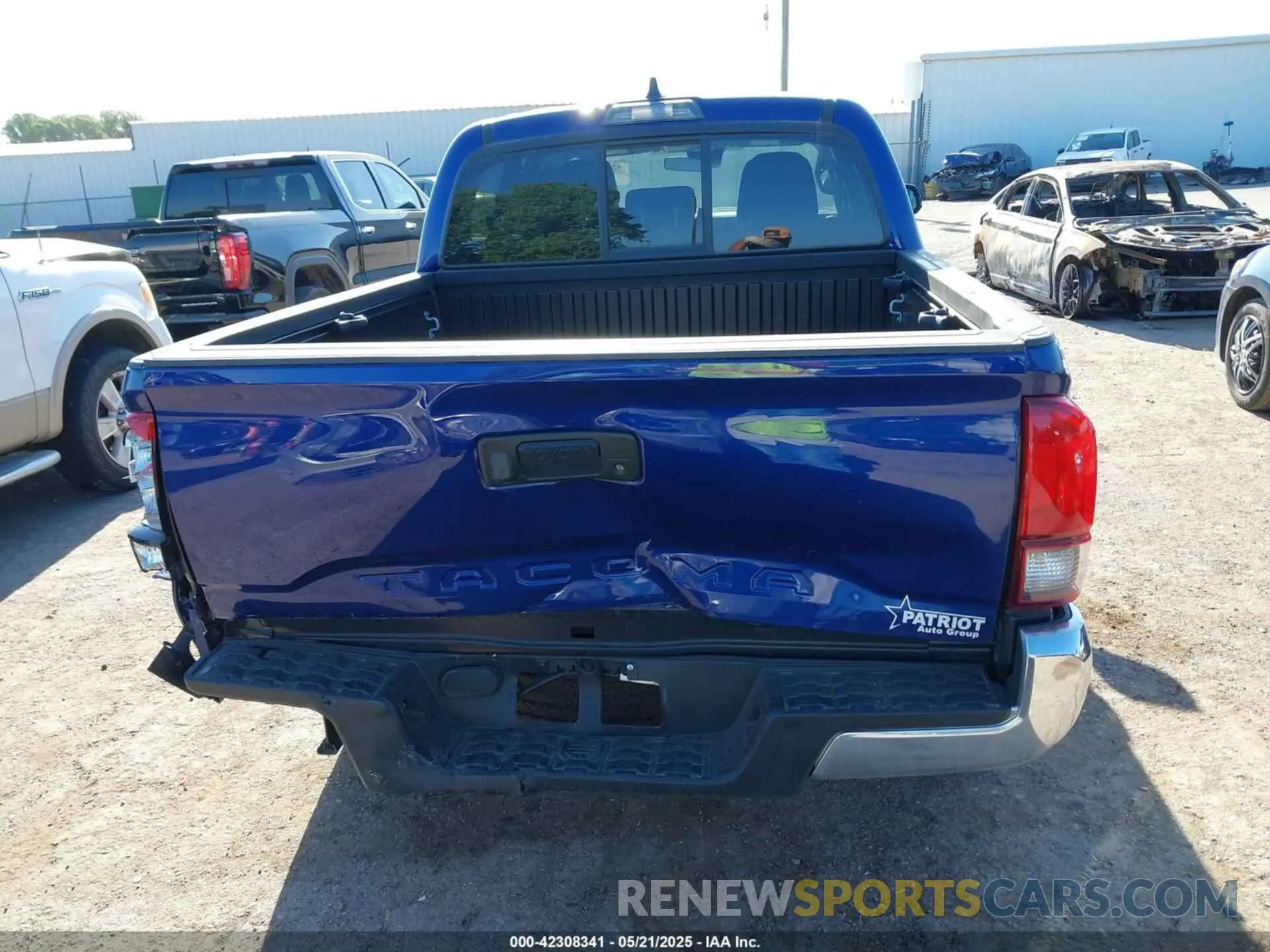 16 Photograph of a damaged car 3TYAX5GN6PT090409 TOYOTA TACOMA 2023