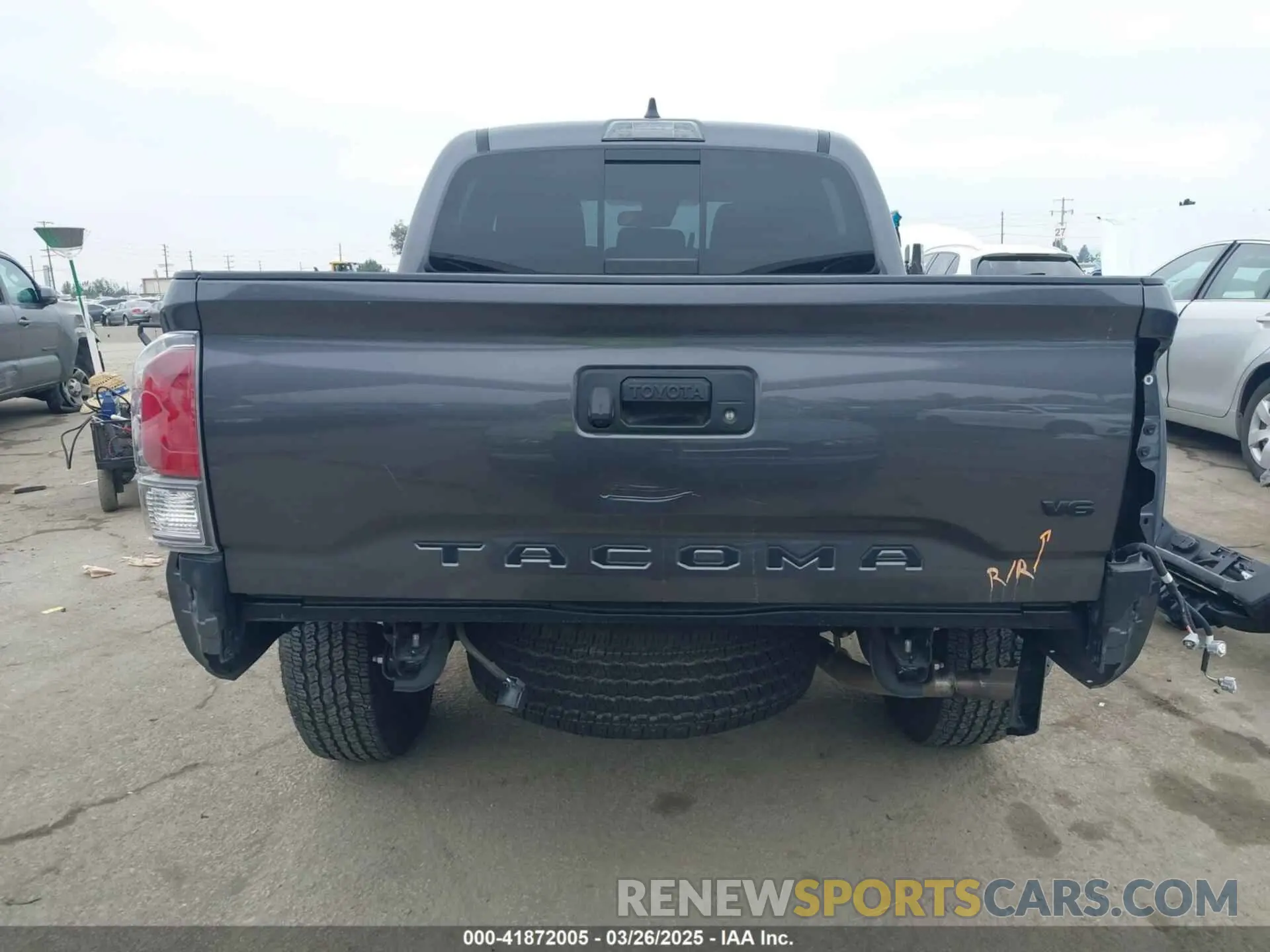 17 Photograph of a damaged car 3TYAZ5CN1PT041683 TOYOTA TACOMA 2023