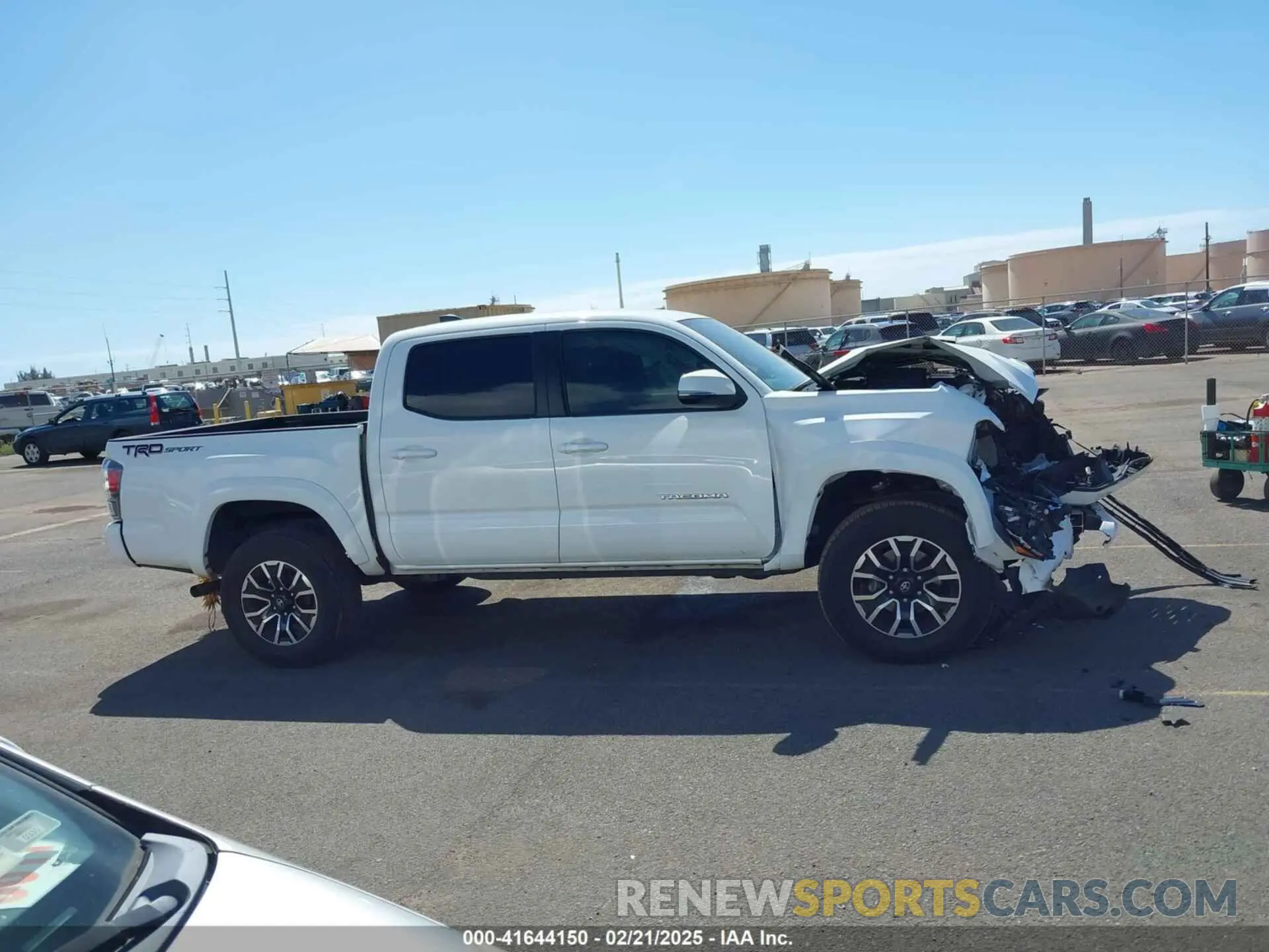 14 Photograph of a damaged car 3TYAZ5CN3PT026084 TOYOTA TACOMA 2023