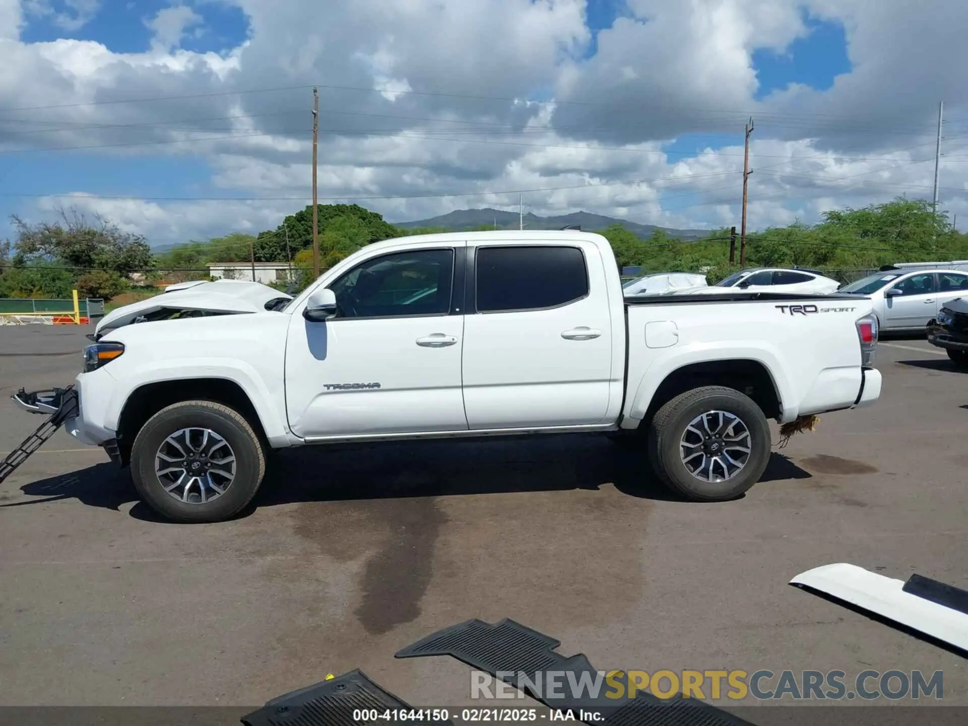 15 Photograph of a damaged car 3TYAZ5CN3PT026084 TOYOTA TACOMA 2023
