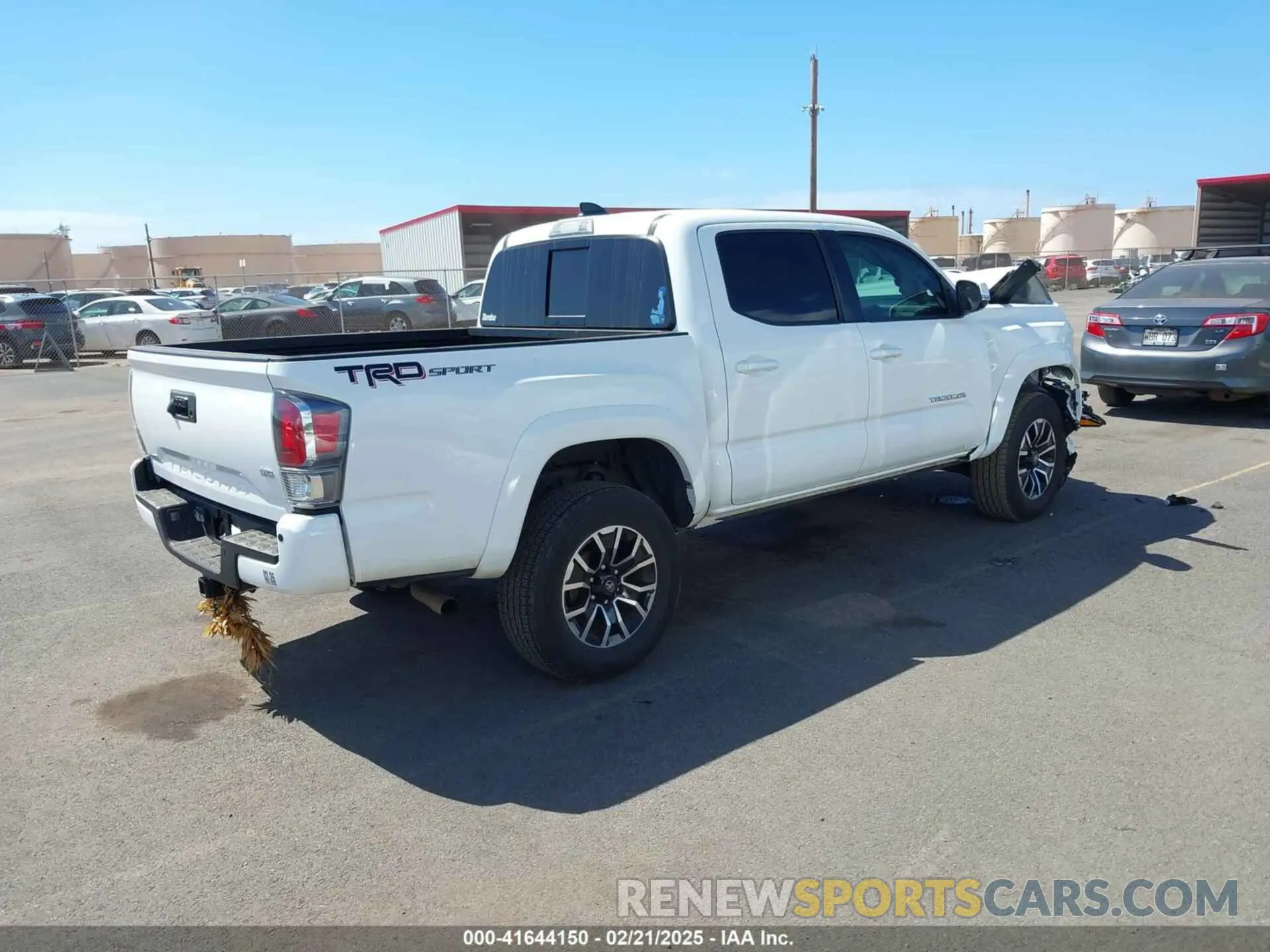 4 Photograph of a damaged car 3TYAZ5CN3PT026084 TOYOTA TACOMA 2023