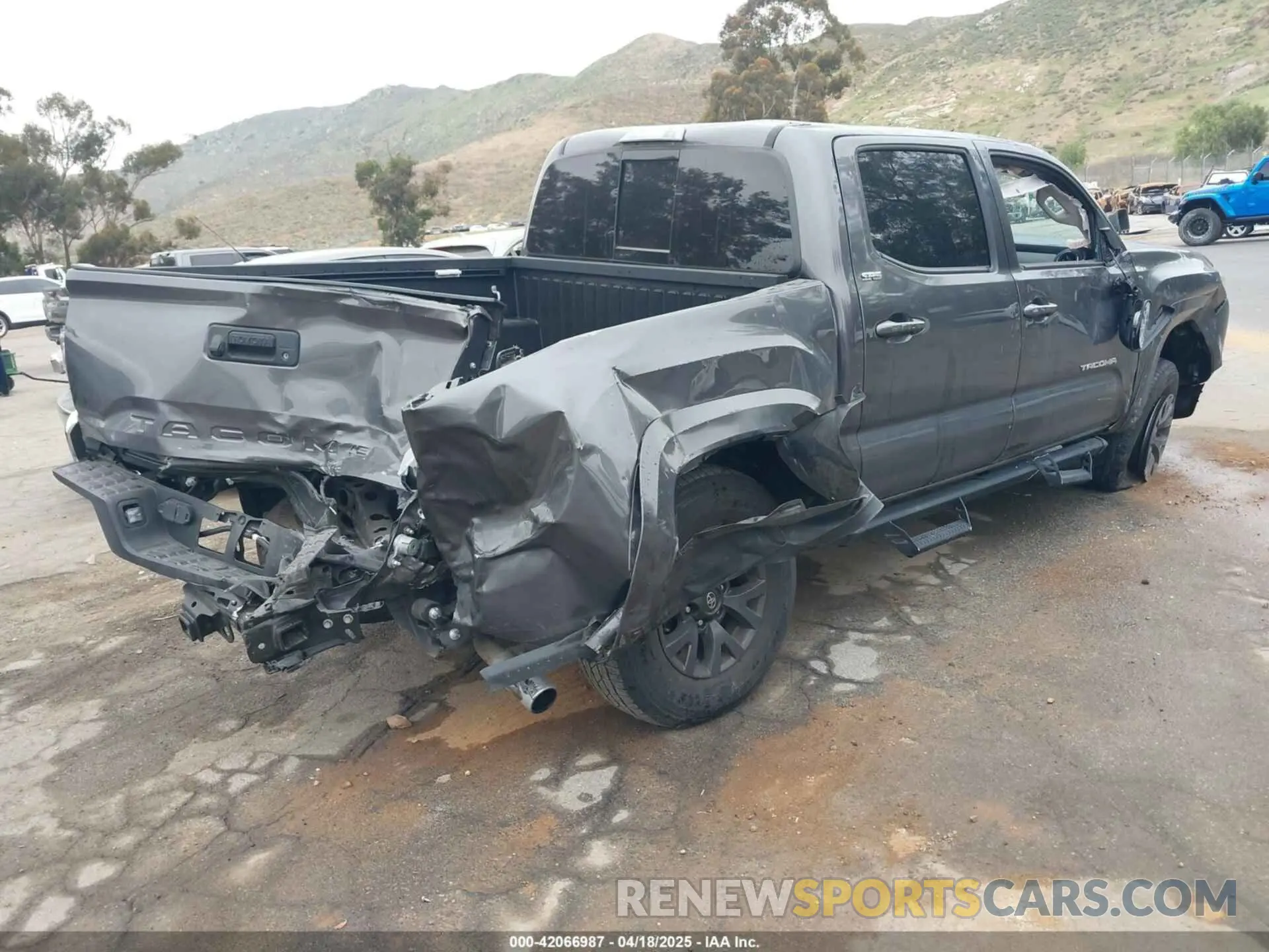4 Photograph of a damaged car 3TYAZ5CN4PT031116 TOYOTA TACOMA 2023