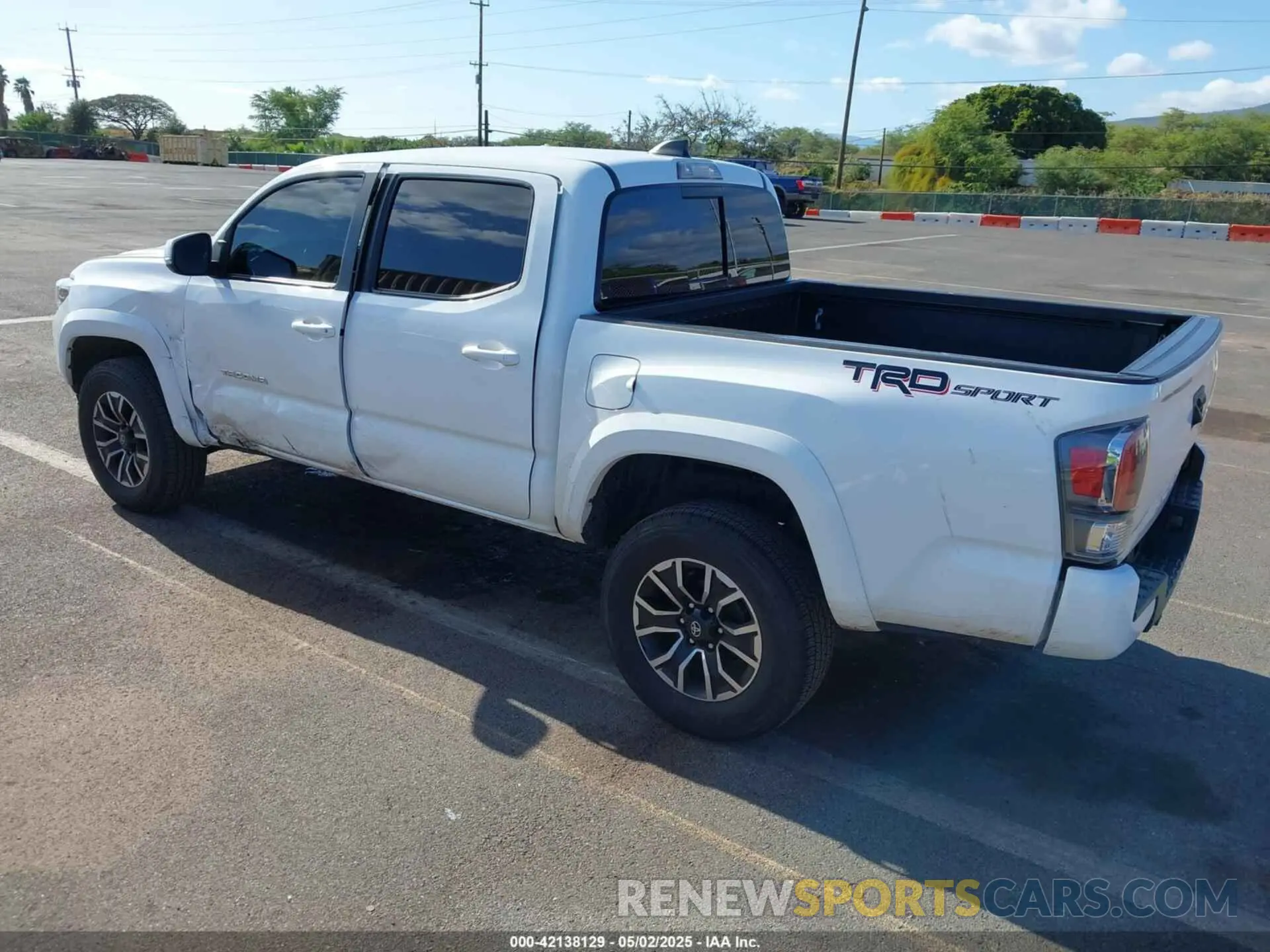 3 Photograph of a damaged car 3TYAZ5CN5PT042531 TOYOTA TACOMA 2023