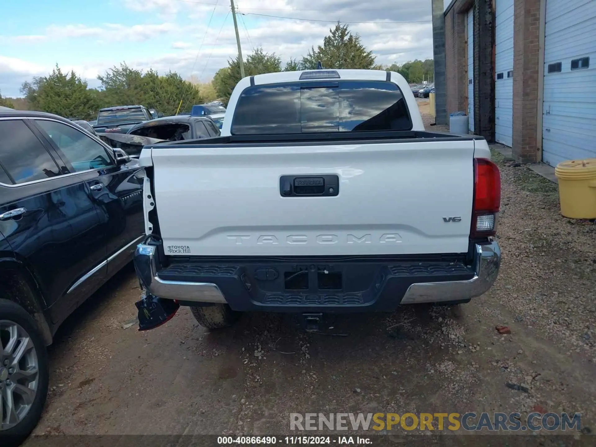 15 Photograph of a damaged car 3TYAZ5CN6PT039427 TOYOTA TACOMA 2023