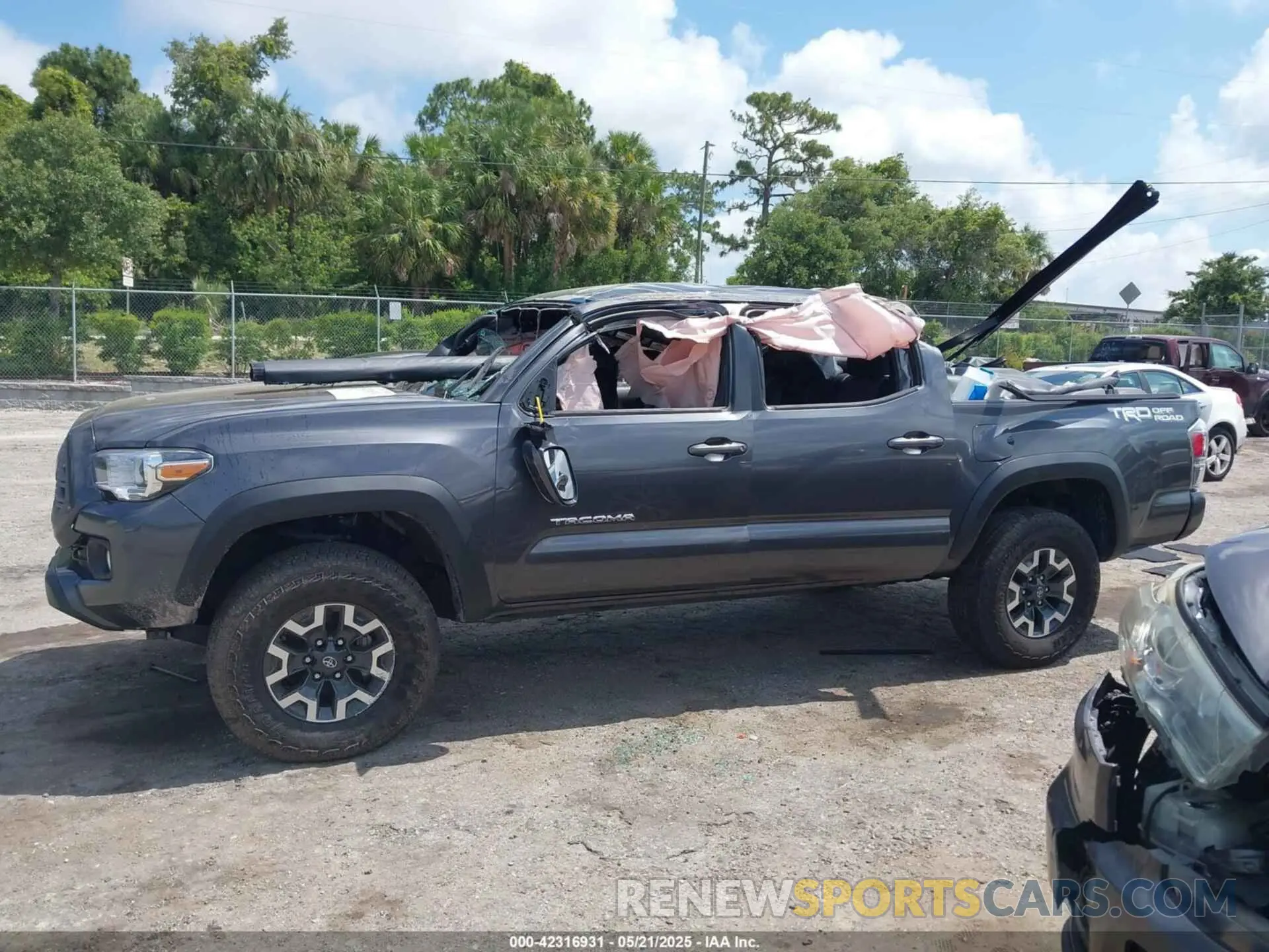 14 Photograph of a damaged car 3TYAZ5CN6PT042084 TOYOTA TACOMA 2023