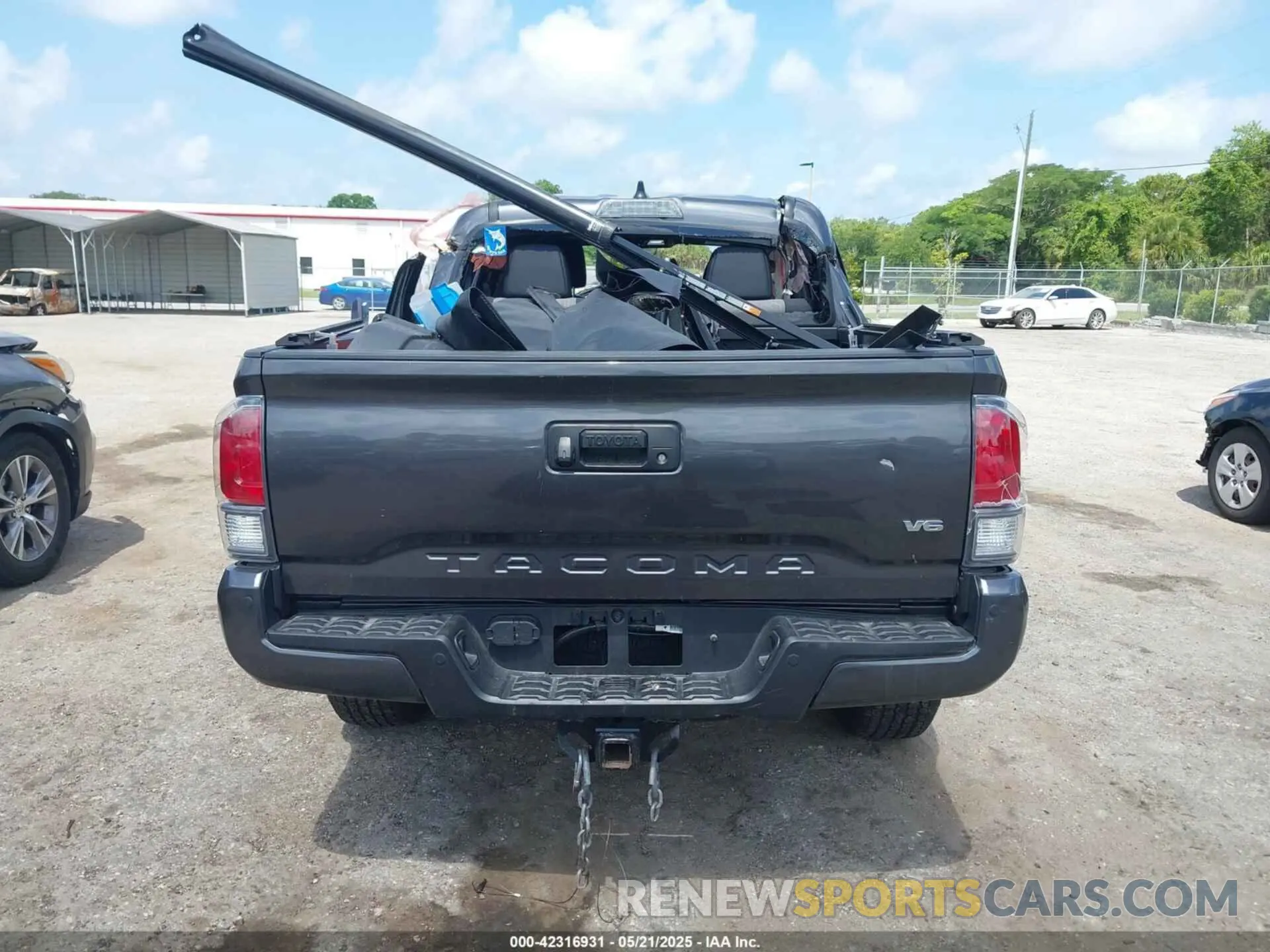 16 Photograph of a damaged car 3TYAZ5CN6PT042084 TOYOTA TACOMA 2023