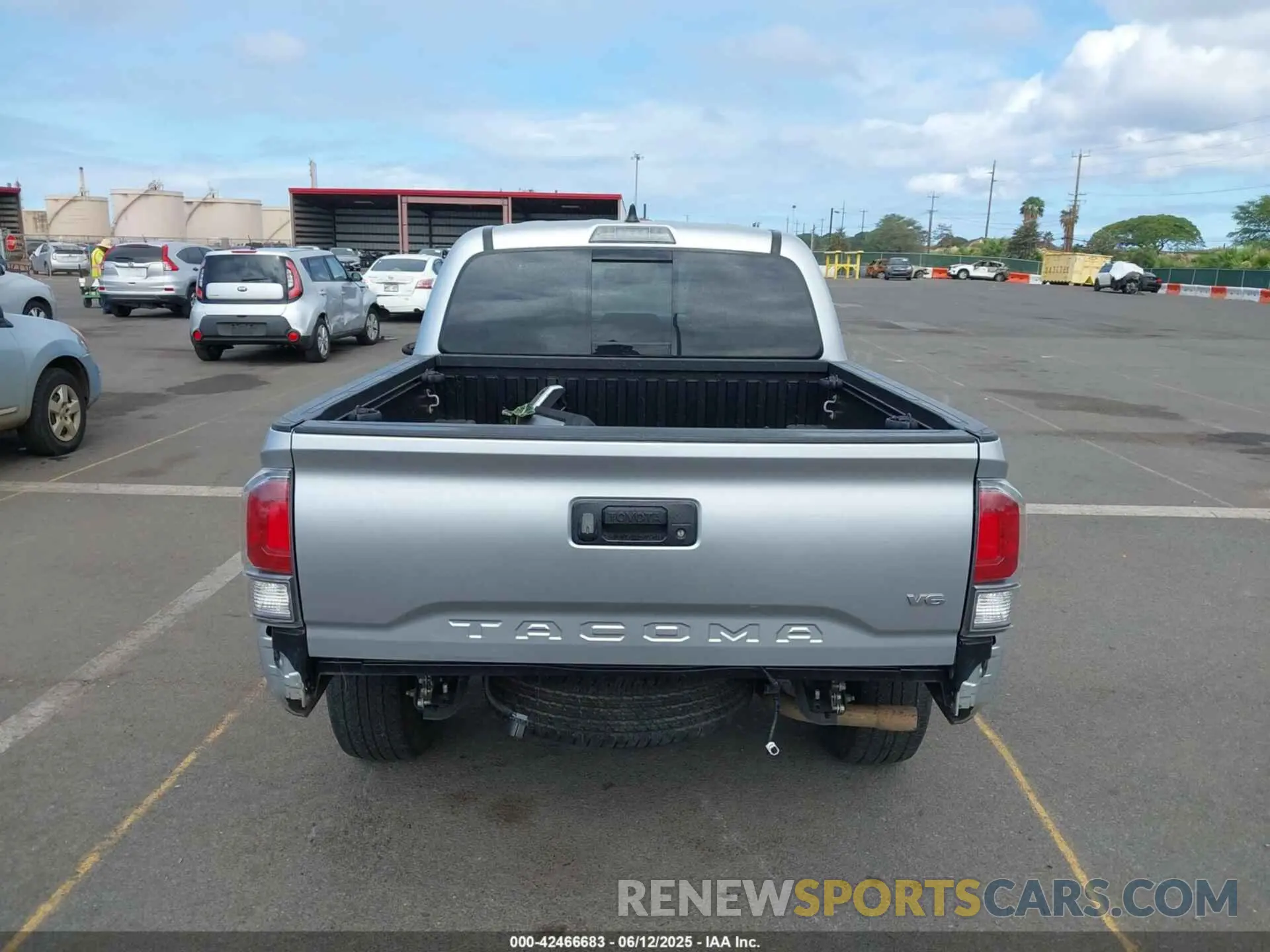 17 Photograph of a damaged car 3TYAZ5CN9PT025098 TOYOTA TACOMA 2023