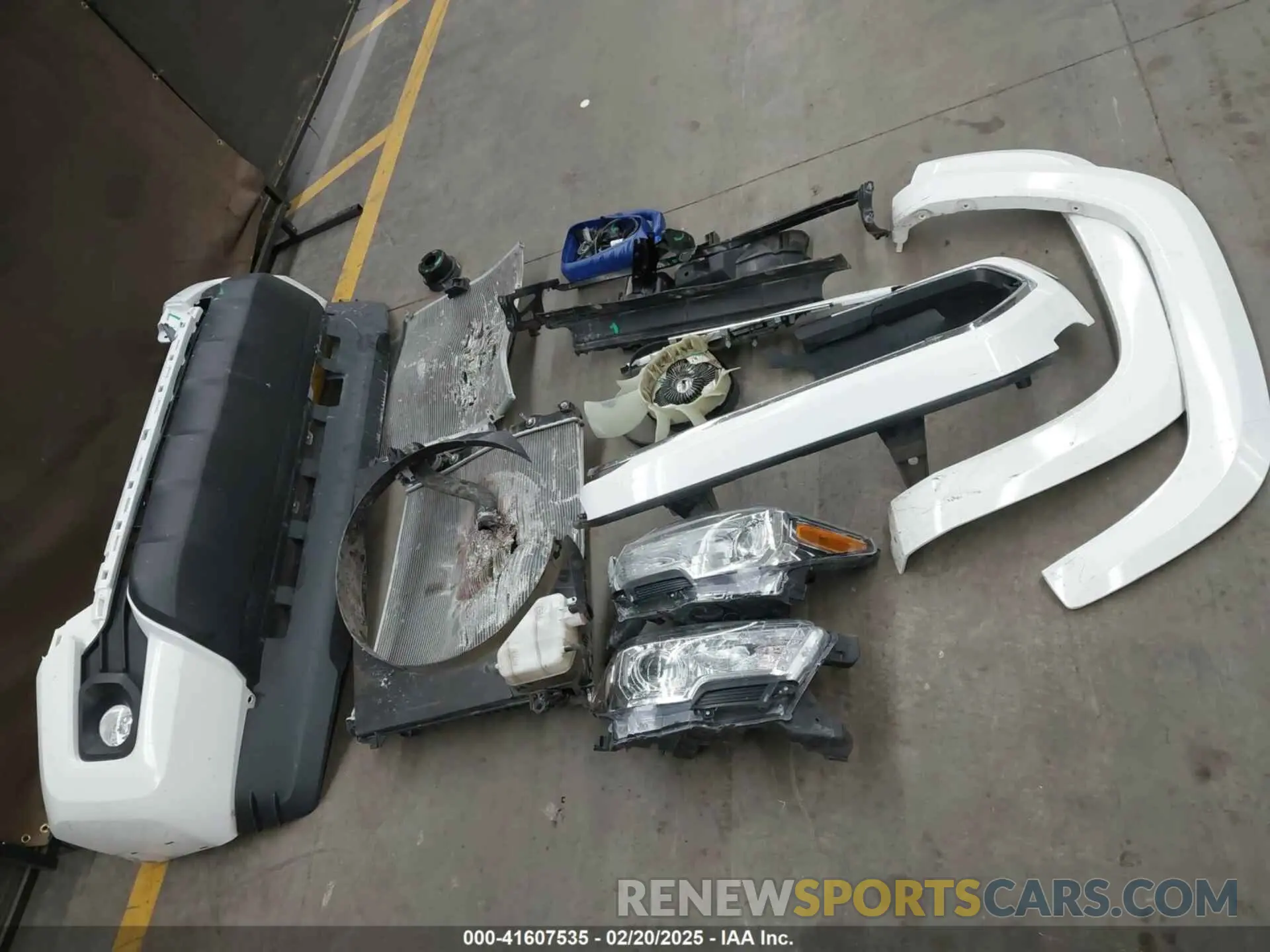 12 Photograph of a damaged car 3TYAZ5CN9PT030723 TOYOTA TACOMA 2023