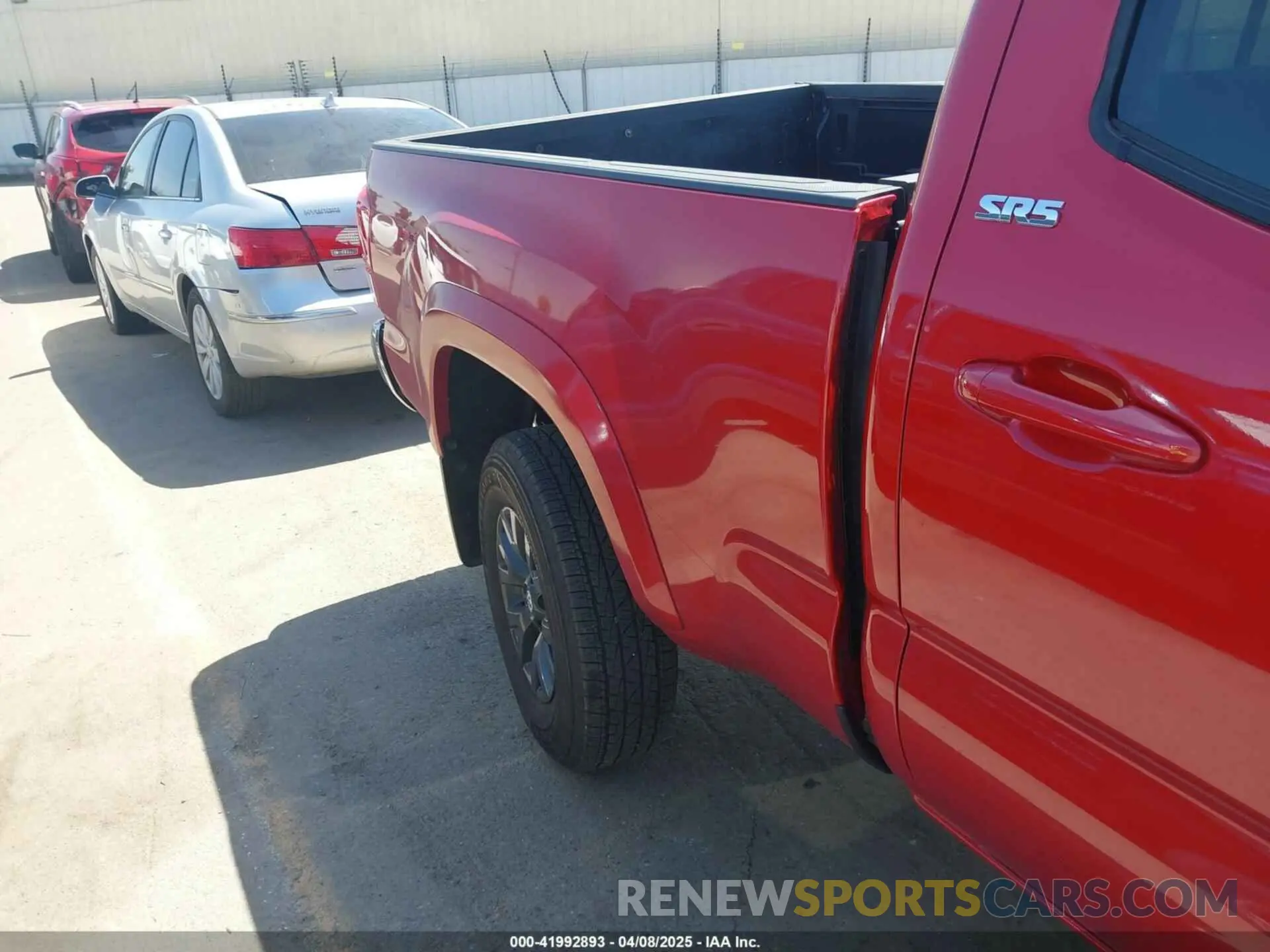 19 Photograph of a damaged car 3TYBZ5DN5PT003313 TOYOTA TACOMA 2023