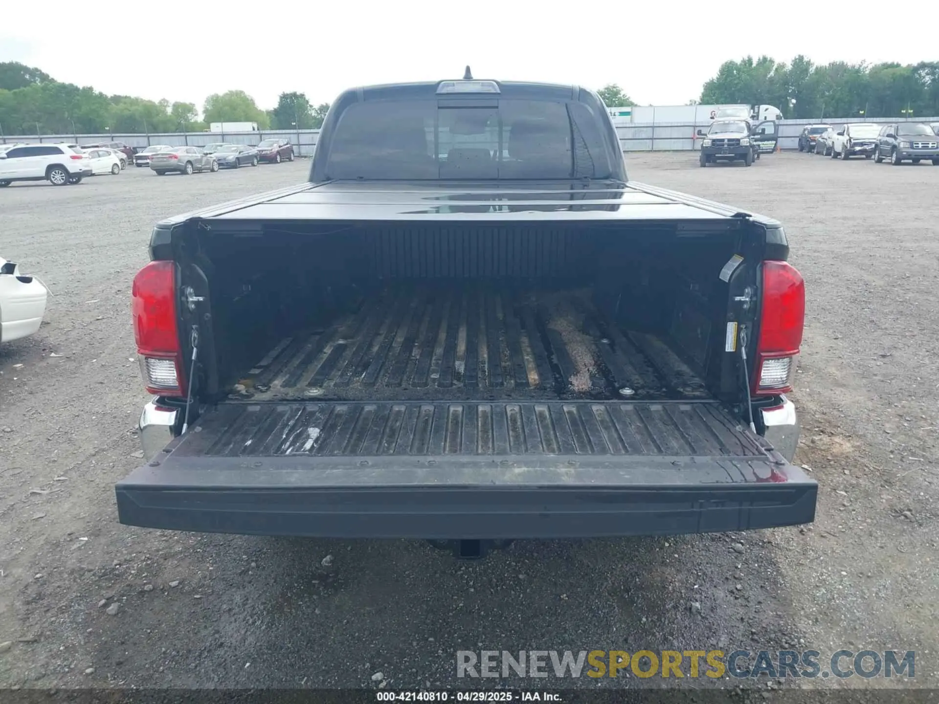 17 Photograph of a damaged car 3TYBZ5DN9PT002746 TOYOTA TACOMA 2023