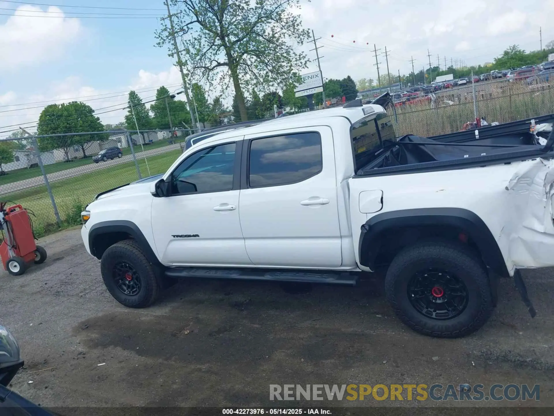 14 Photograph of a damaged car 3TYCZ5AN1PT153654 TOYOTA TACOMA 2023