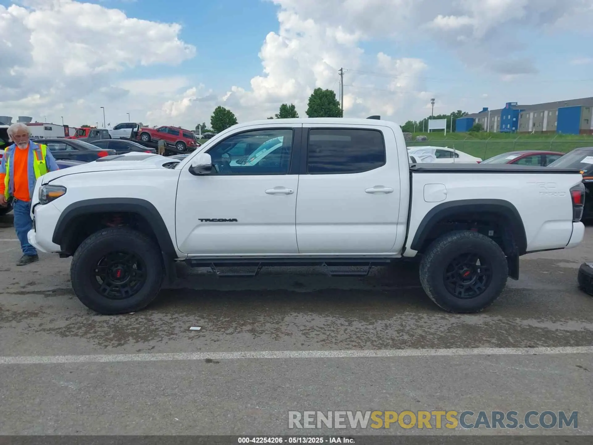 14 Photograph of a damaged car 3TYCZ5AN2PT145109 TOYOTA TACOMA 2023