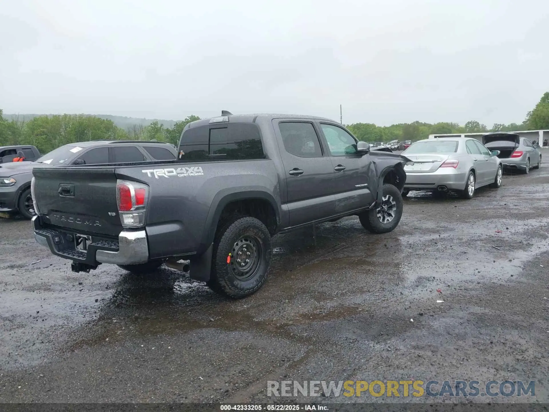 4 Photograph of a damaged car 3TYCZ5AN3PT124737 TOYOTA TACOMA 2023