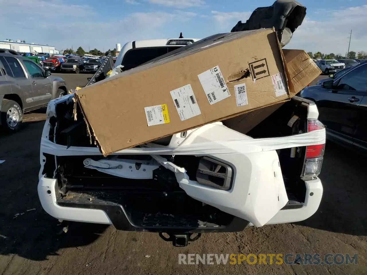 12 Photograph of a damaged car 3TYCZ5AN5PT108751 TOYOTA TACOMA 2023