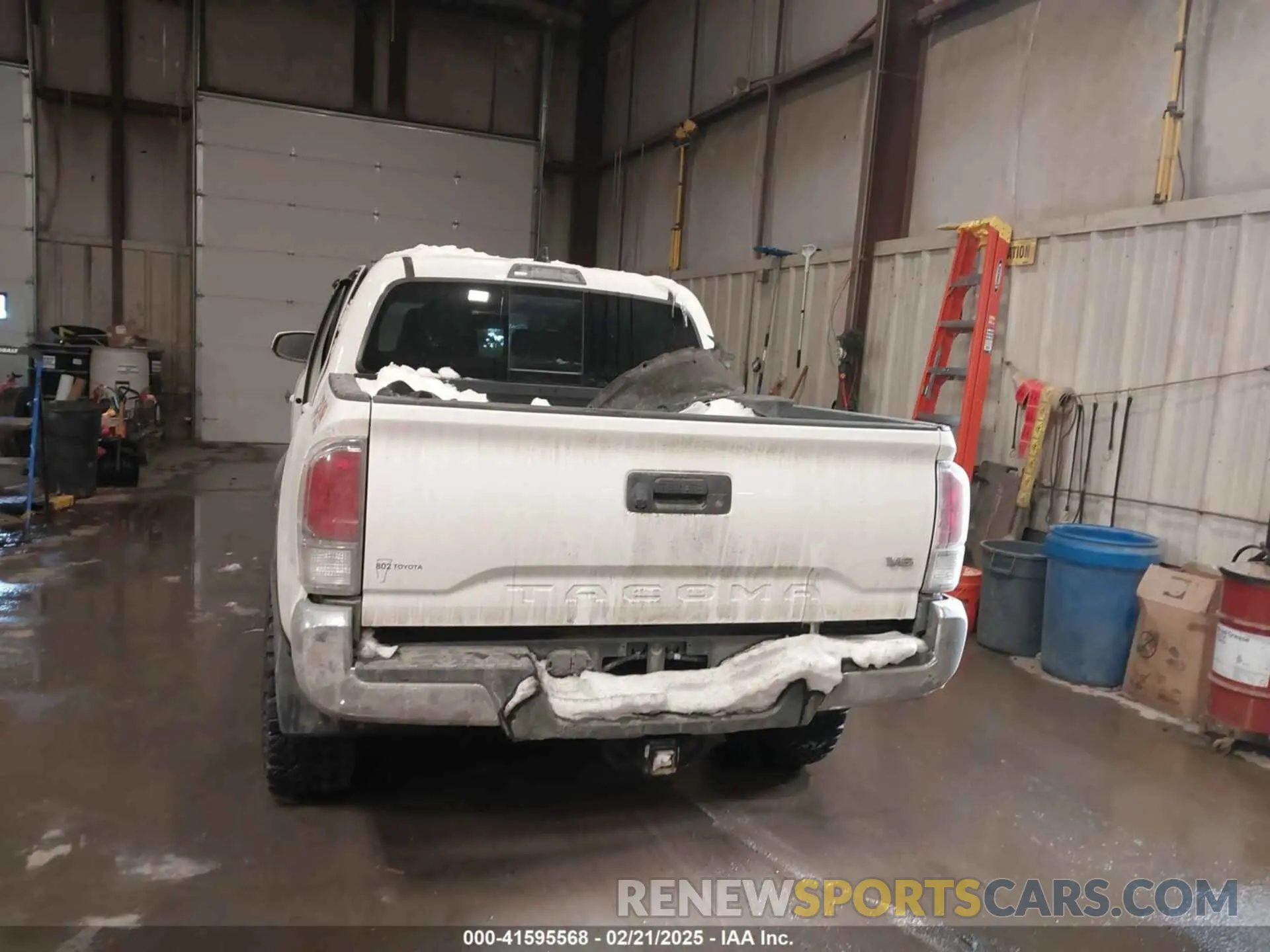 16 Photograph of a damaged car 3TYCZ5AN6PT141189 TOYOTA TACOMA 2023
