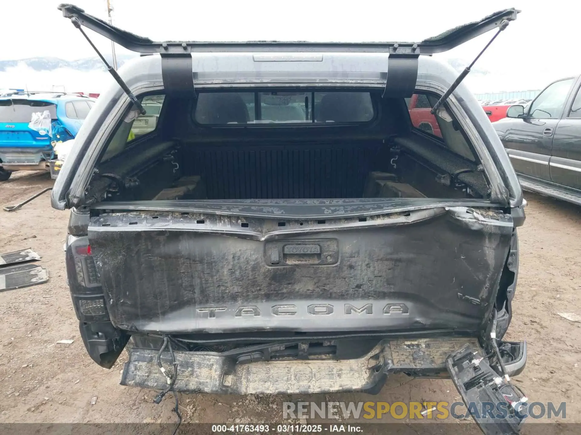 16 Photograph of a damaged car 3TYCZ5AN7PT161385 TOYOTA TACOMA 2023