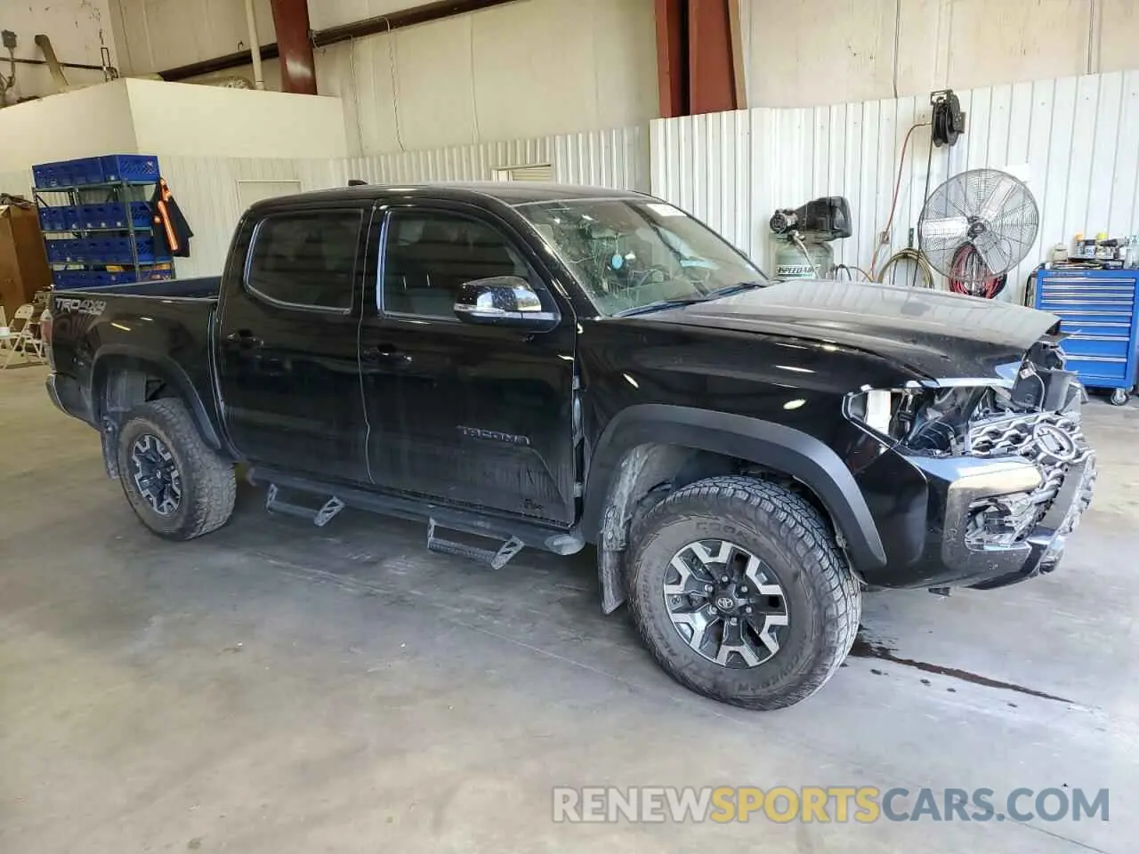 4 Photograph of a damaged car 3TYCZ5ANXPT130308 TOYOTA TACOMA 2023