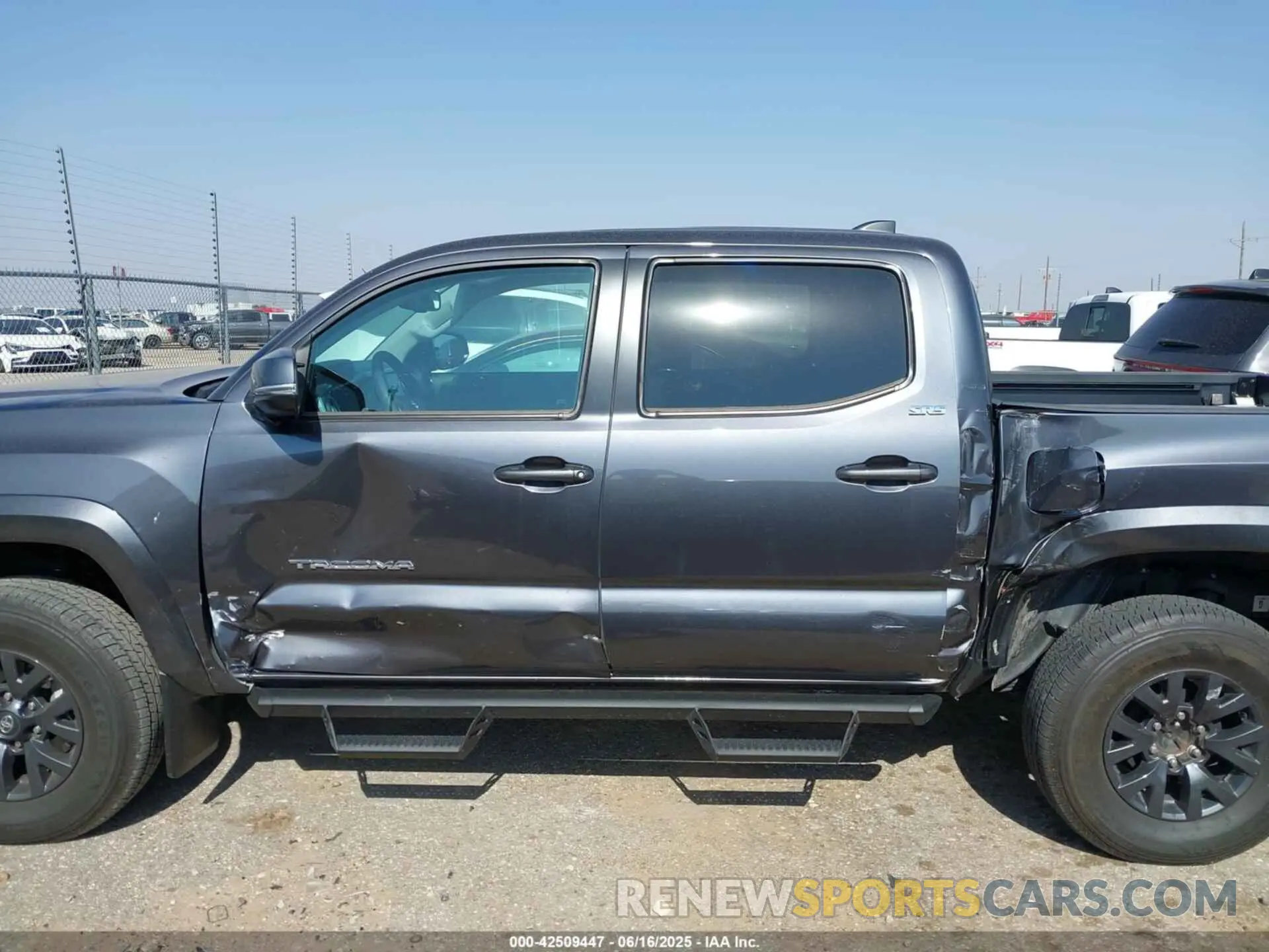 15 Photograph of a damaged car 3TYCZ5ANXPT165964 TOYOTA TACOMA 2023