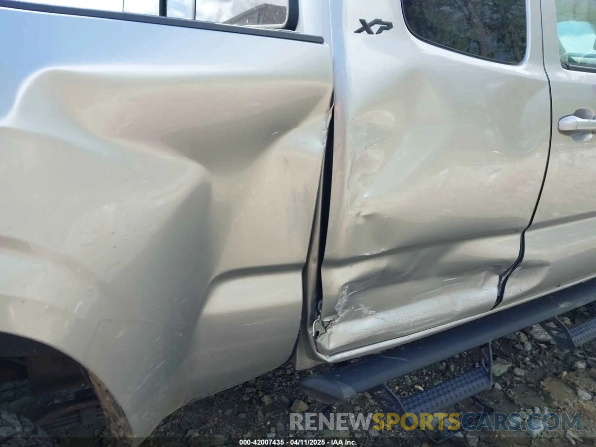 18 Photograph of a damaged car 3TYRX5GNXPT069128 TOYOTA TACOMA 2023