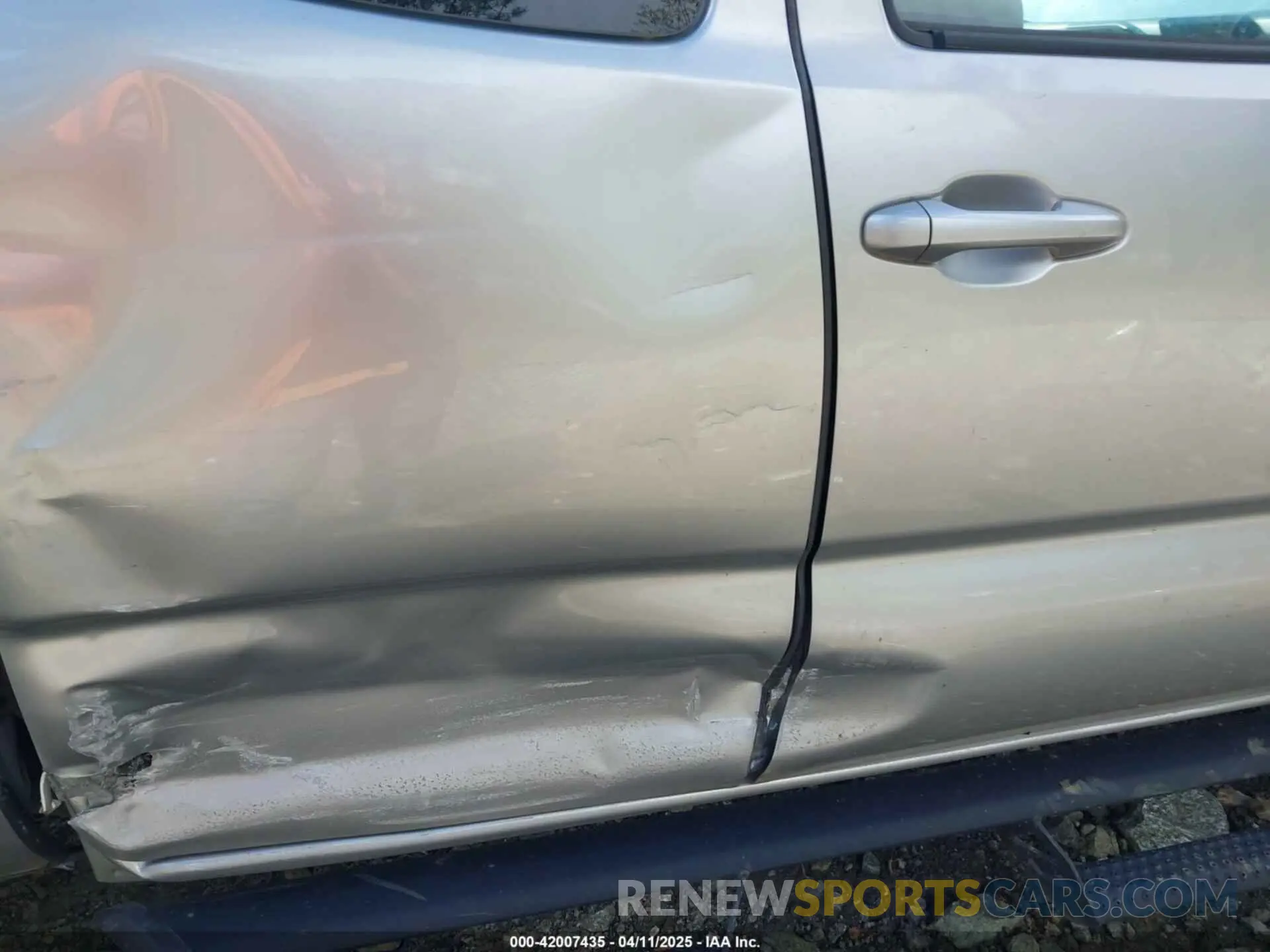 19 Photograph of a damaged car 3TYRX5GNXPT069128 TOYOTA TACOMA 2023