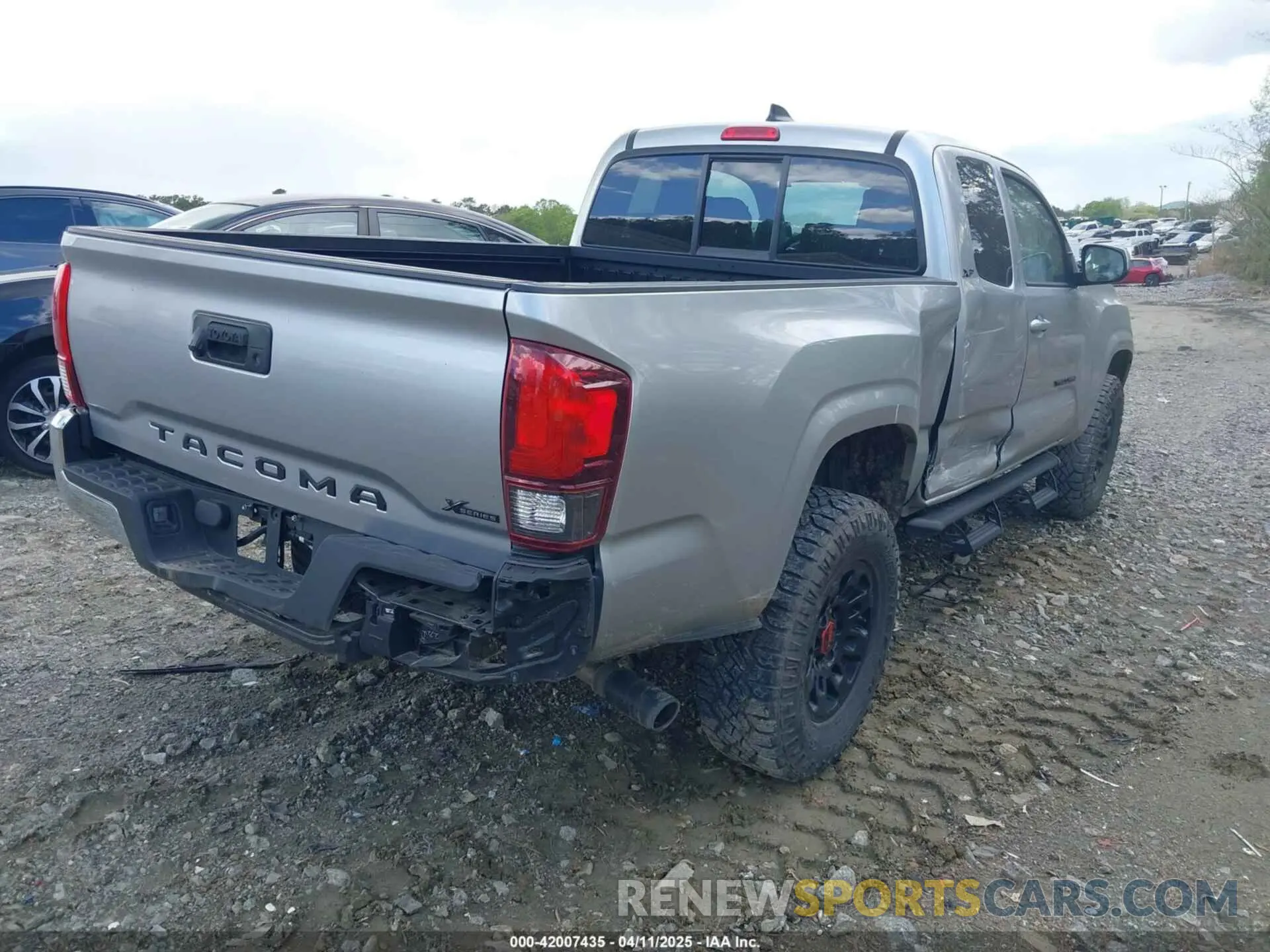 4 Photograph of a damaged car 3TYRX5GNXPT069128 TOYOTA TACOMA 2023