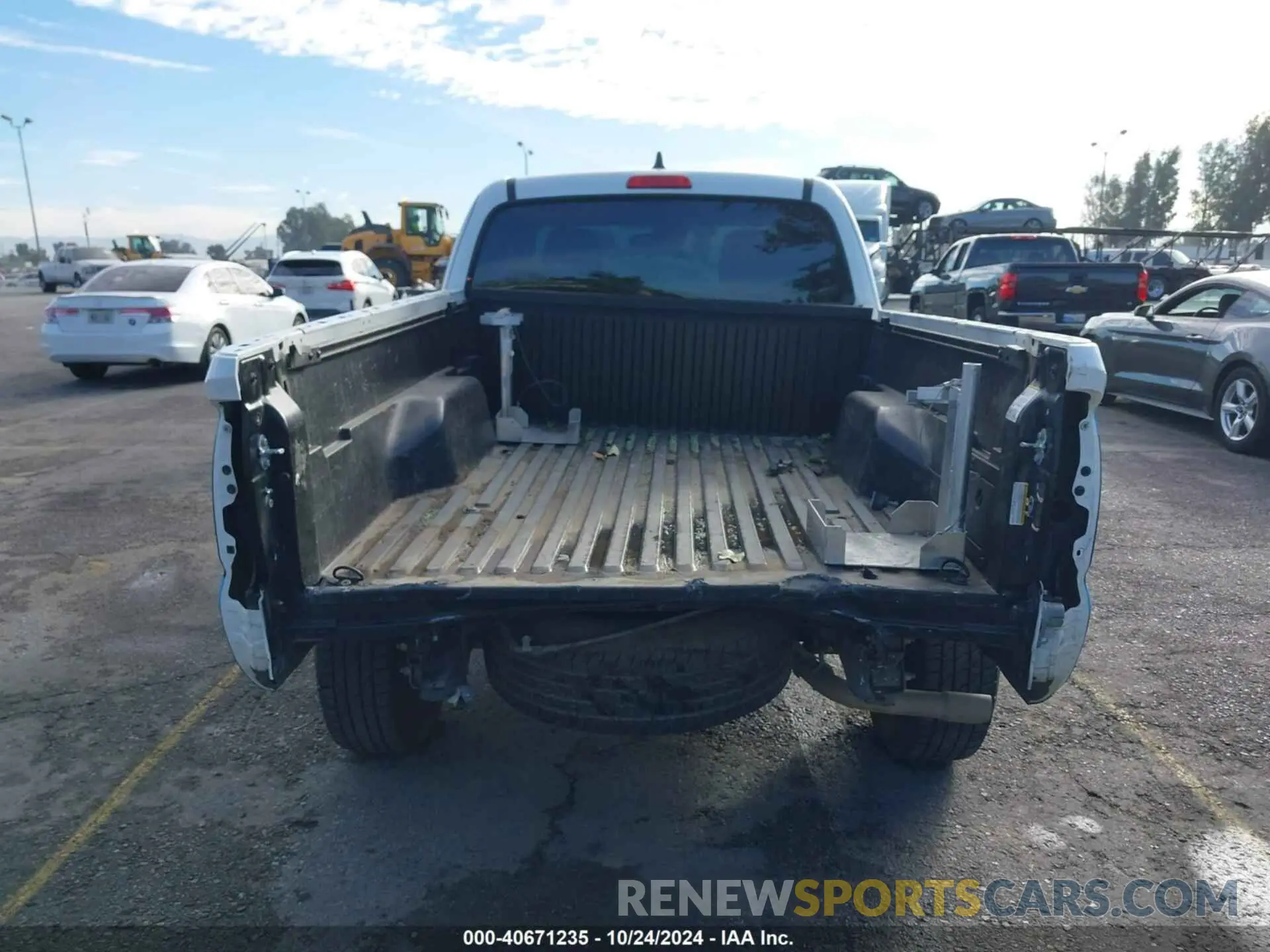 17 Photograph of a damaged car 3TYRX5GNXPT070182 TOYOTA TACOMA 2023