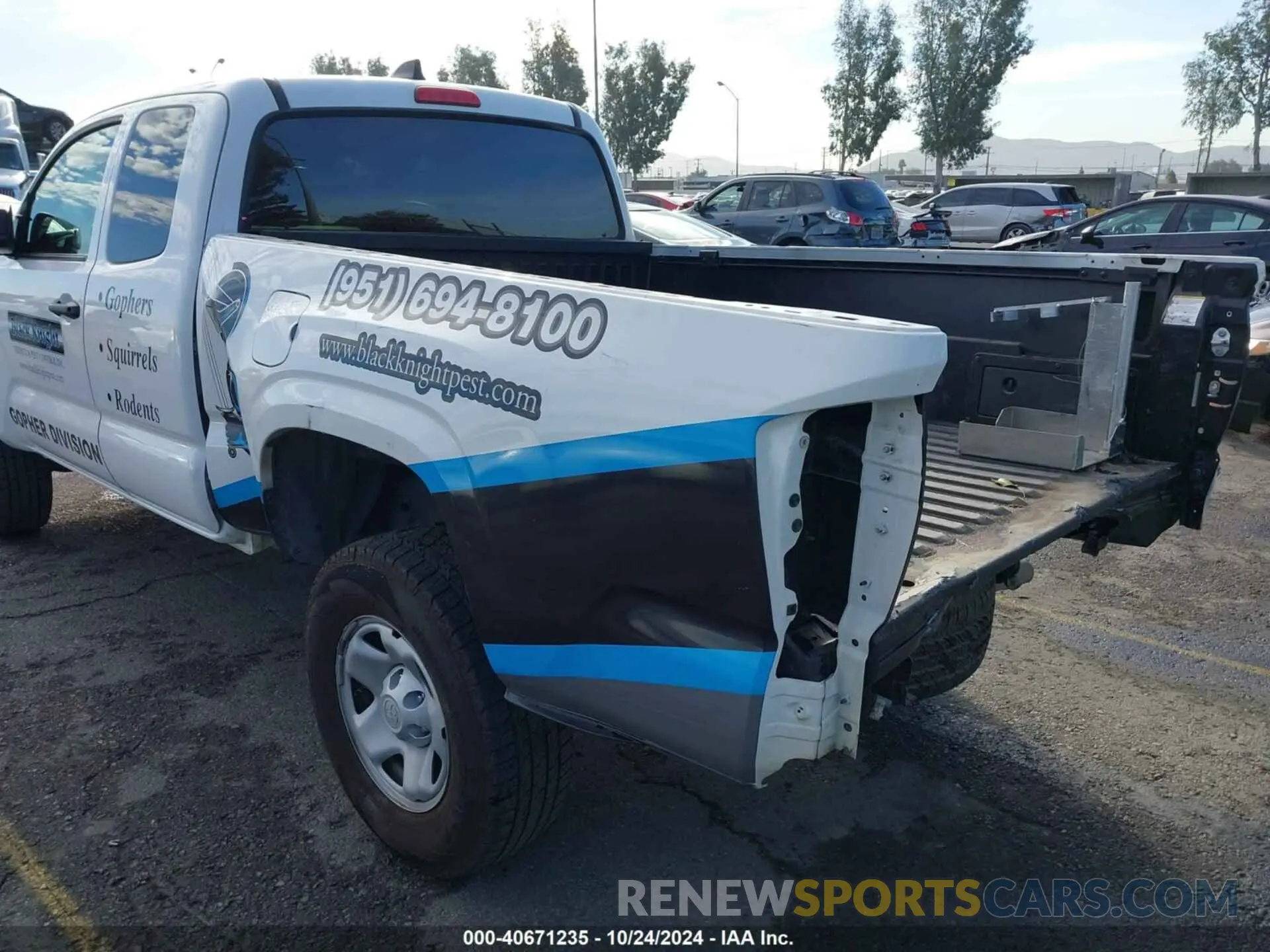 18 Photograph of a damaged car 3TYRX5GNXPT070182 TOYOTA TACOMA 2023
