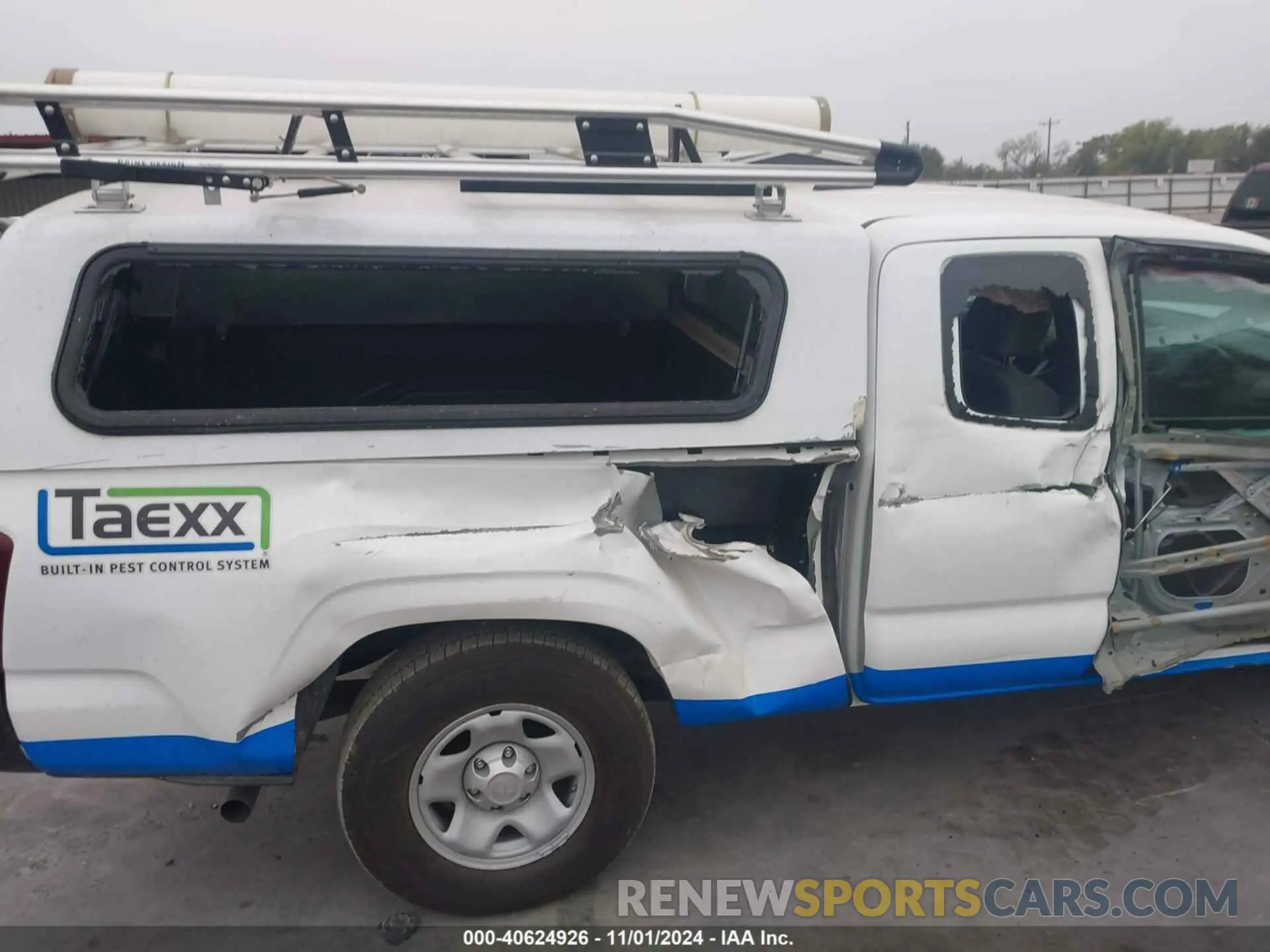 9 Photograph of a damaged car 3TYRX5GNXPT085541 TOYOTA TACOMA 2023
