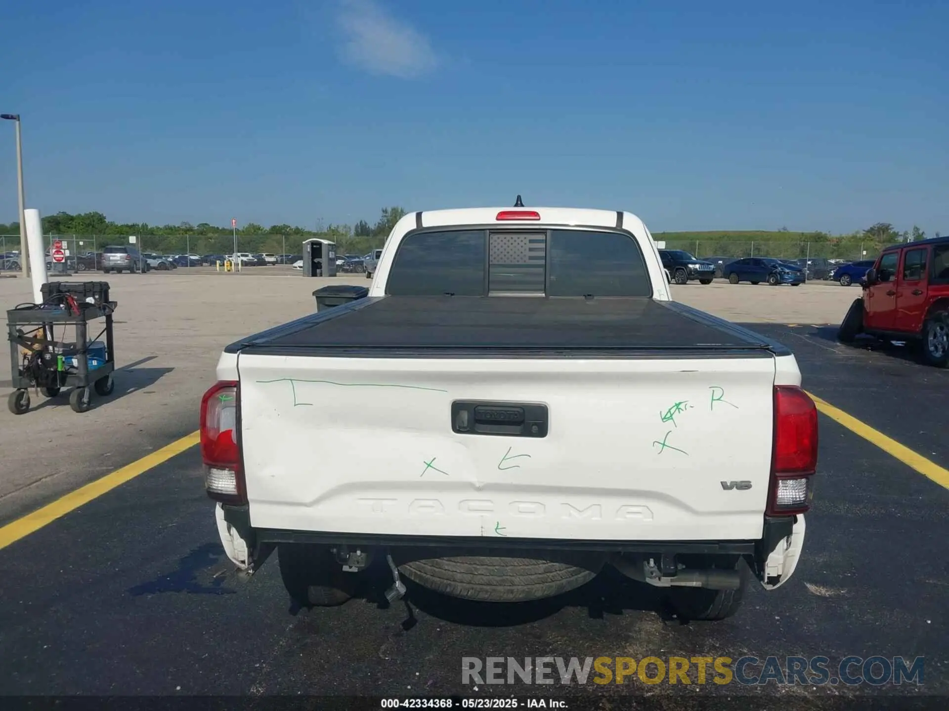16 Photograph of a damaged car 3TYRZ5CN3PT027187 TOYOTA TACOMA 2023